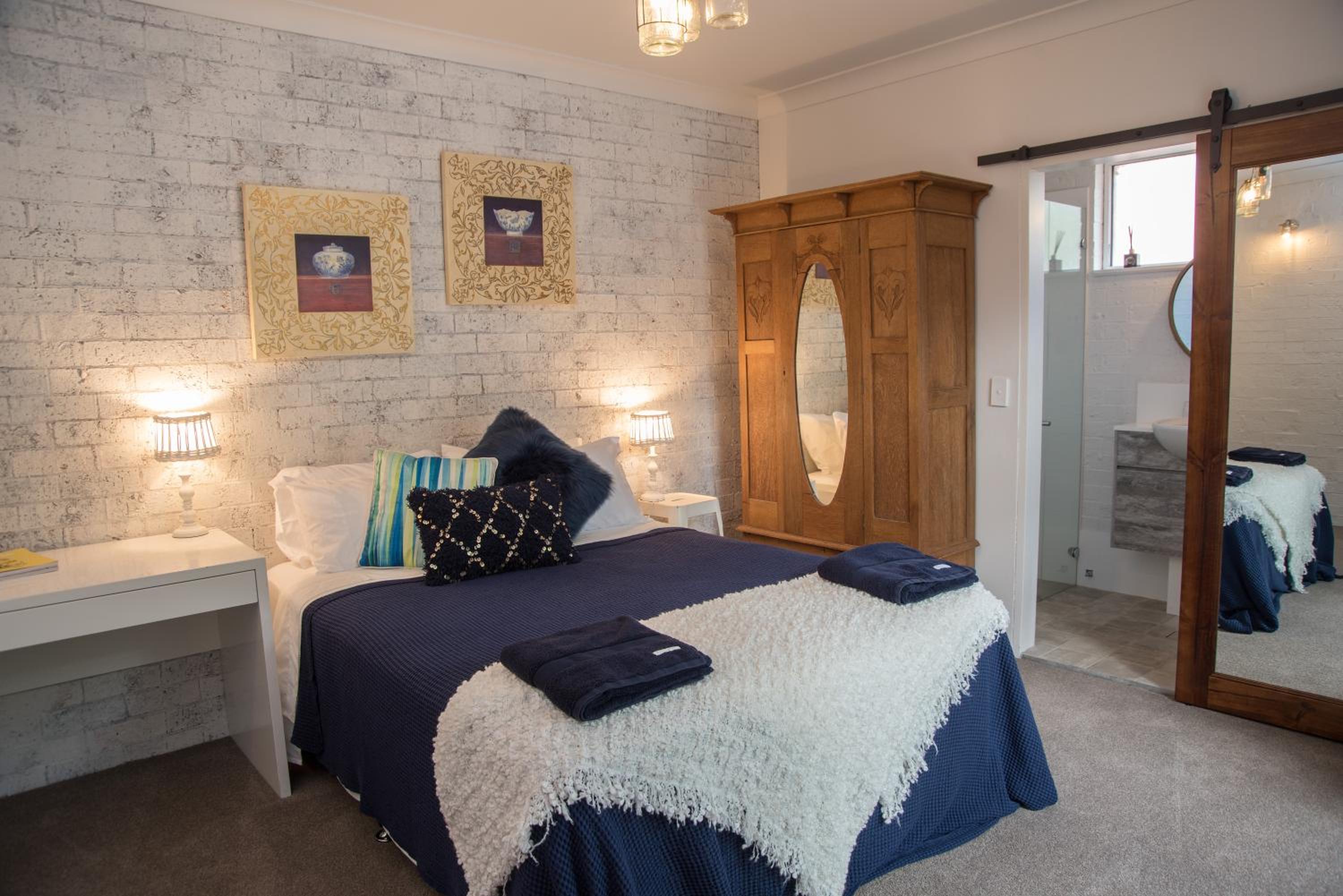 Queen Room - Photo 5