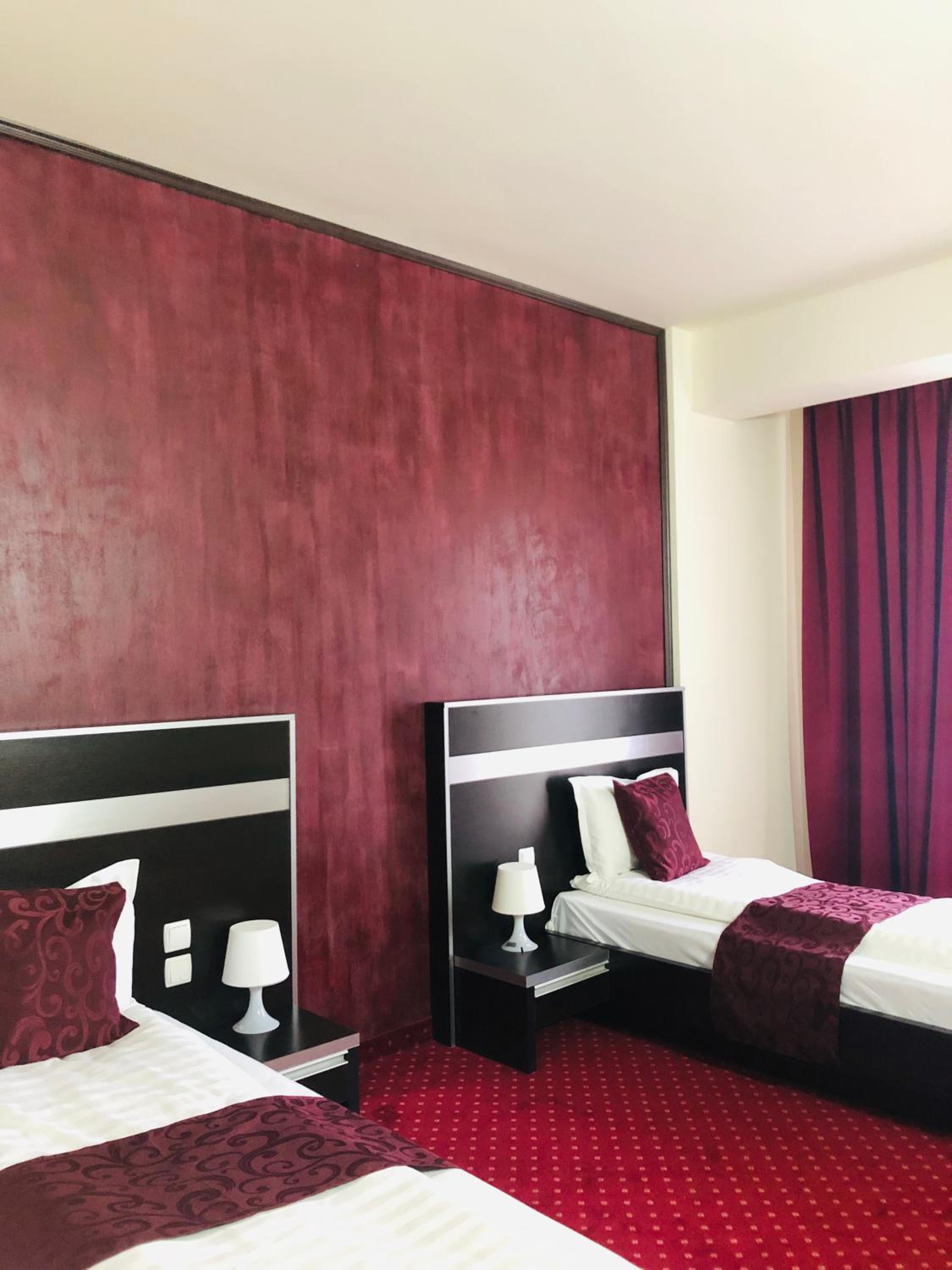 Standard Twin Room 4* - Photo 1