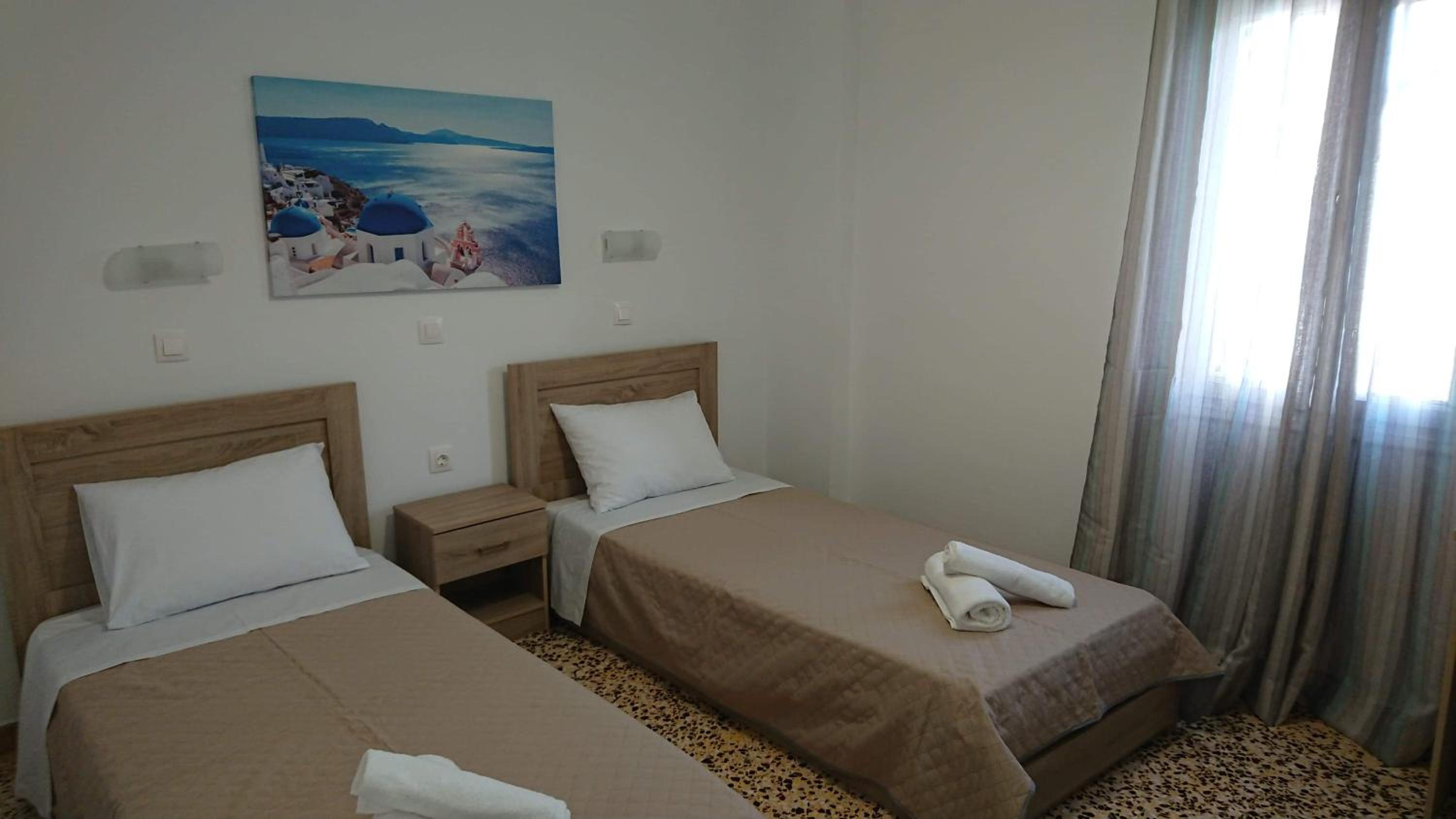 Double or Twin Room - Photo 5