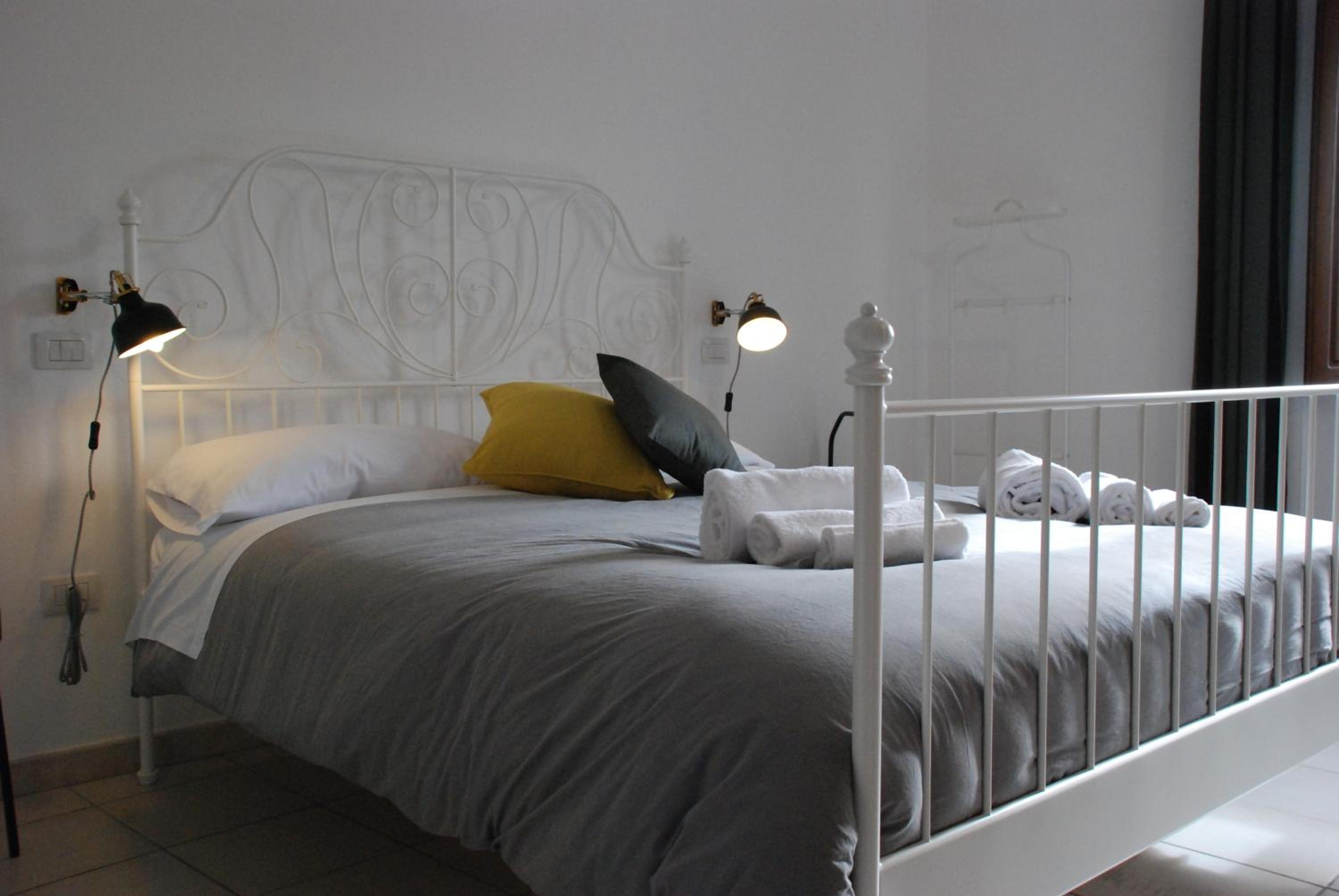 Economy Double Room - Photo 4