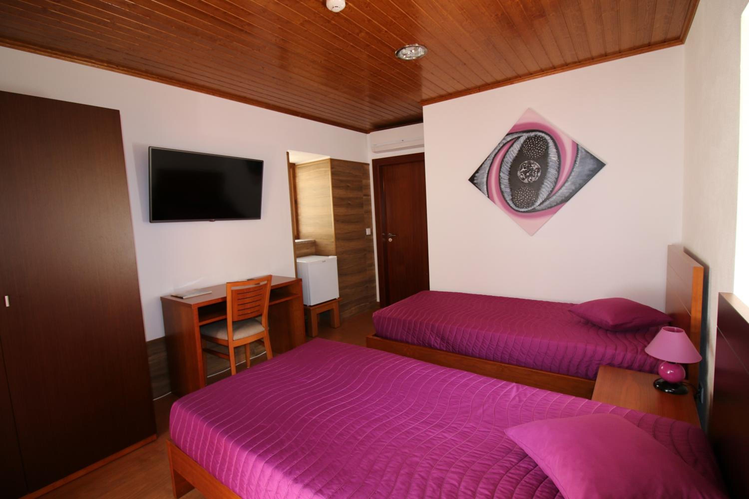 Standard Twin Room - Photo 1