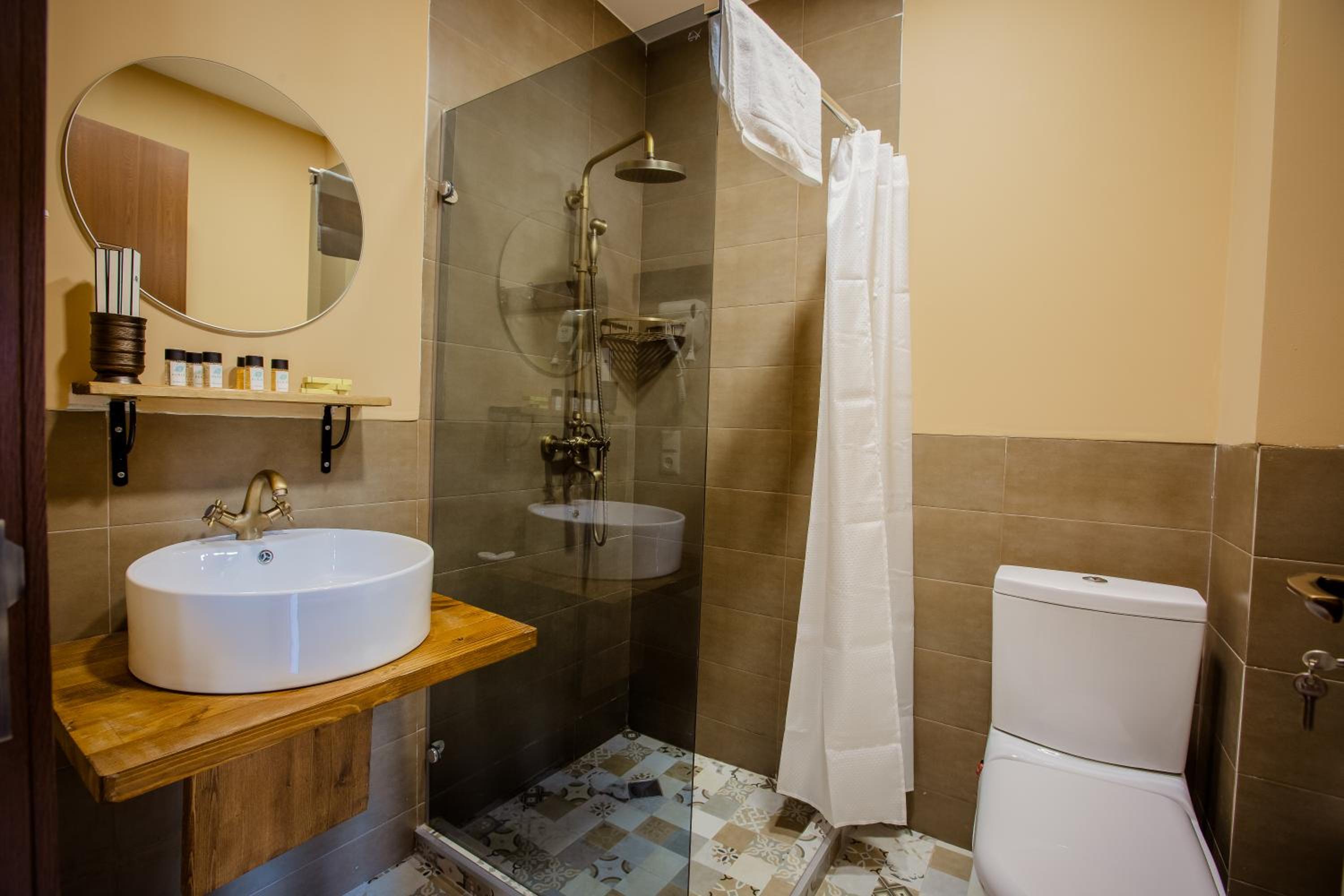Triple Room with Balcony - Photo 5
