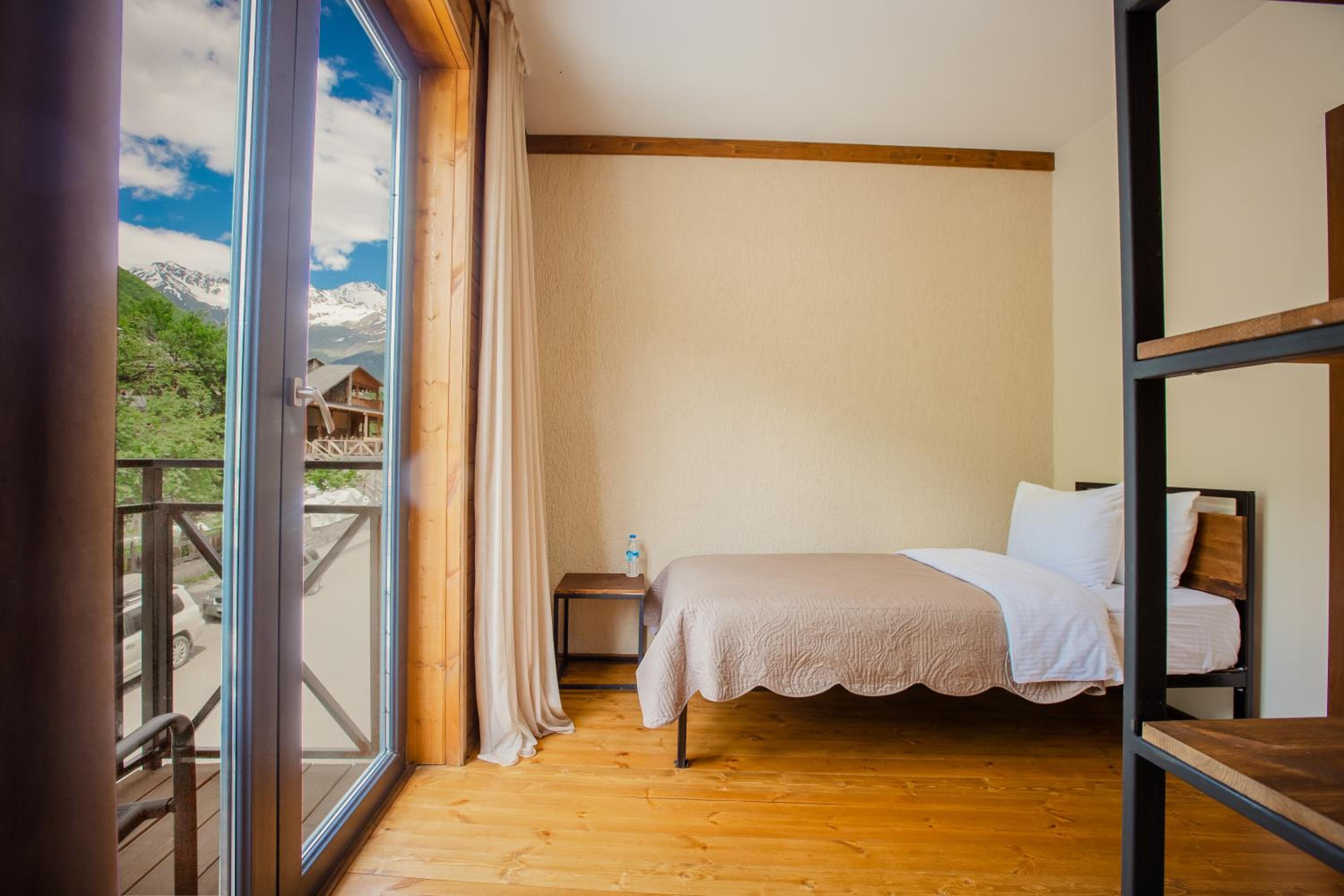 Triple Room with Balcony - Photo 6