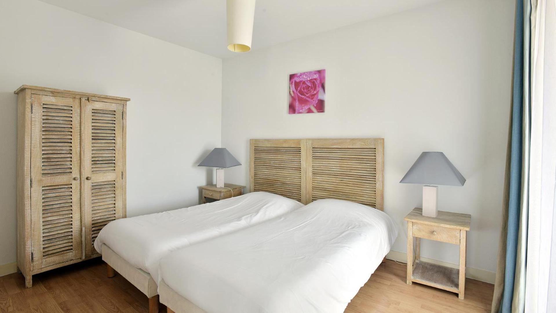 Two-Bedroom Apartment - Photo 3