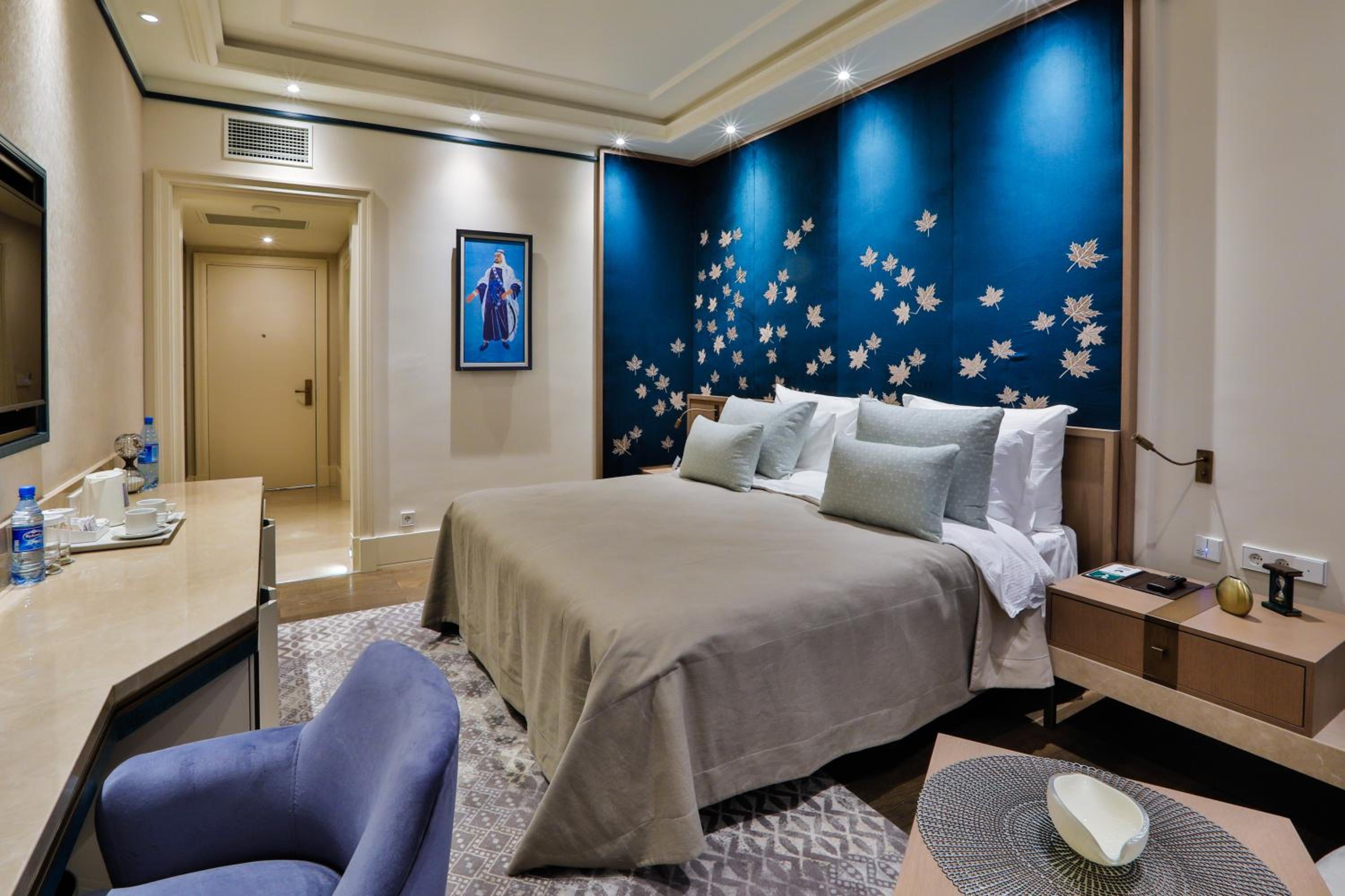 Standard King Room photo 1