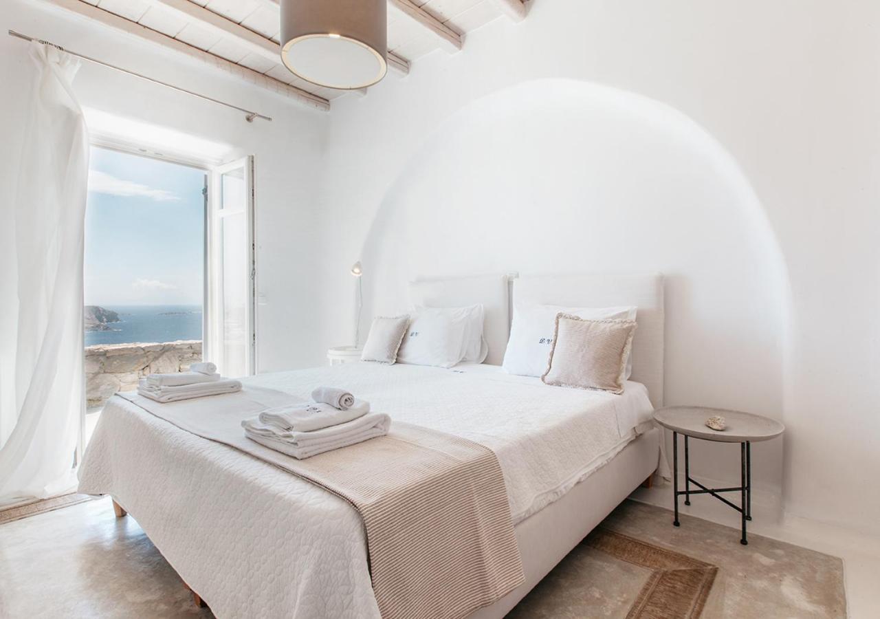 Three-Bedroom Villa with Private Pool and Sea View photo 1