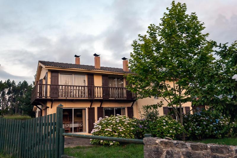 Three-Bedroom House photo 2