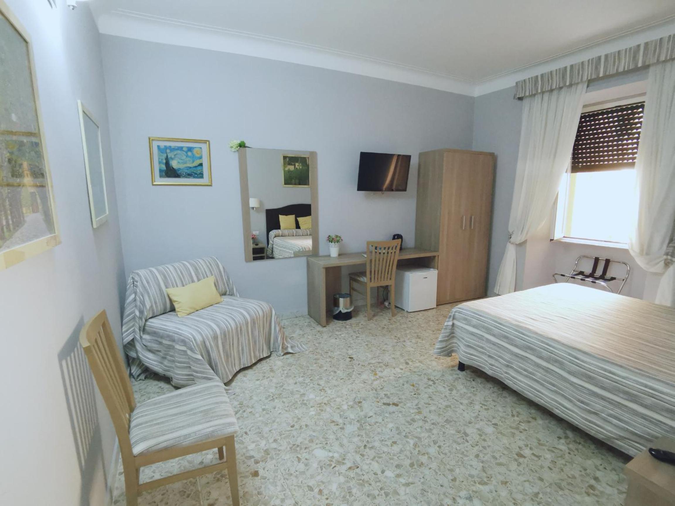 Deluxe Double Room with Shower
