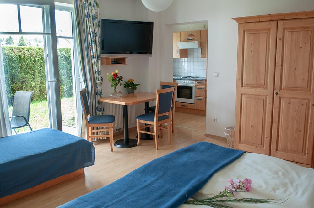 Apartment (3 Adults)