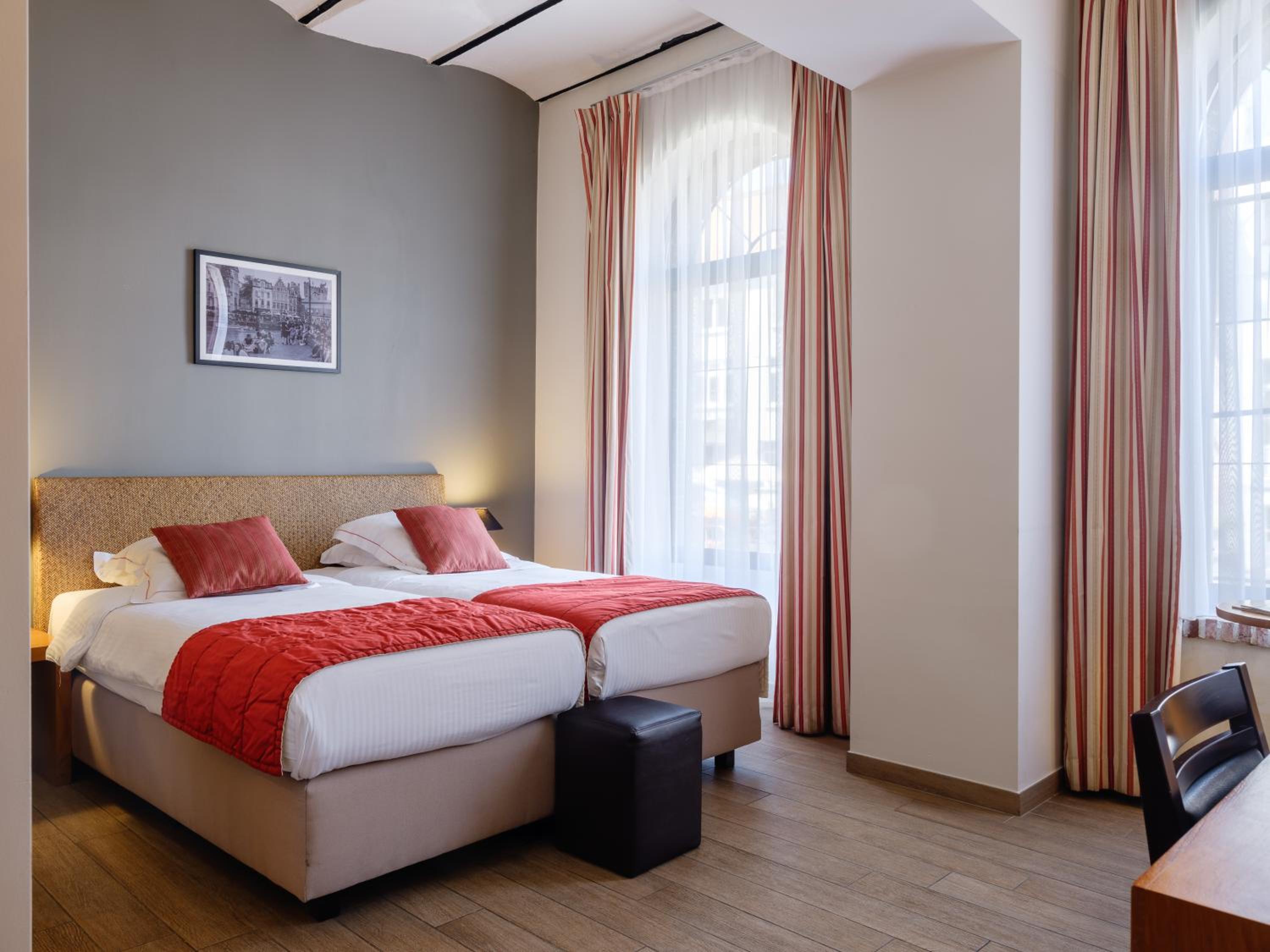 Double or Twin Room with Canal View photo 1