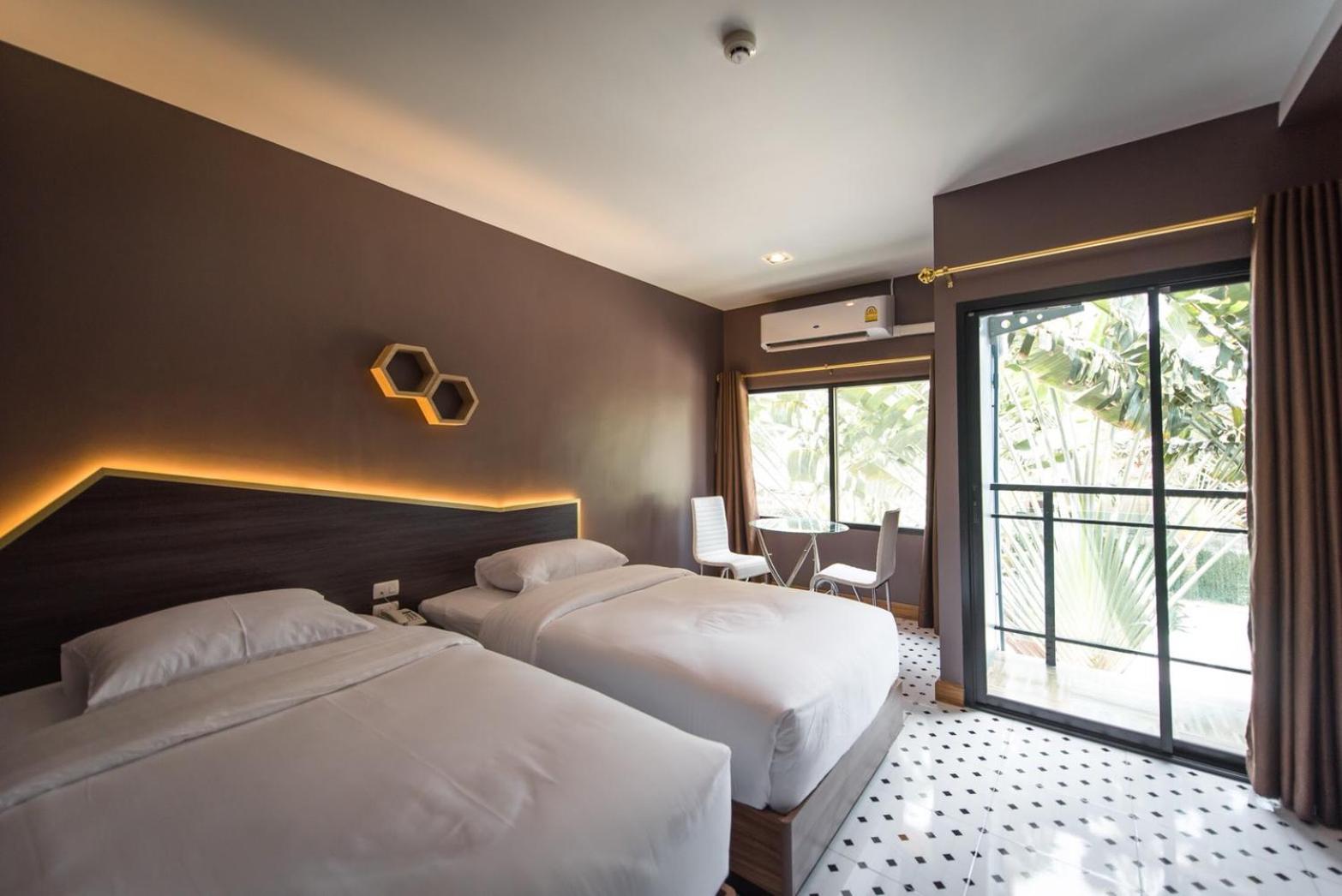 Twin Room with Private Bathroom photo 3