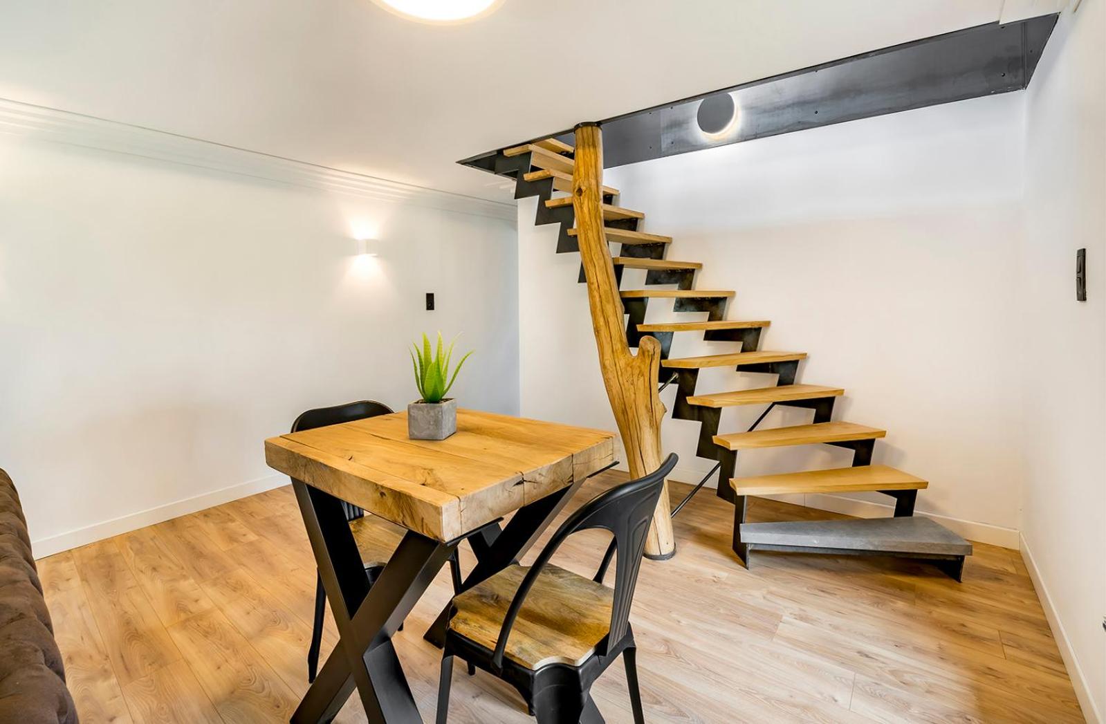 One-Bedroom Apartment - Photo 2