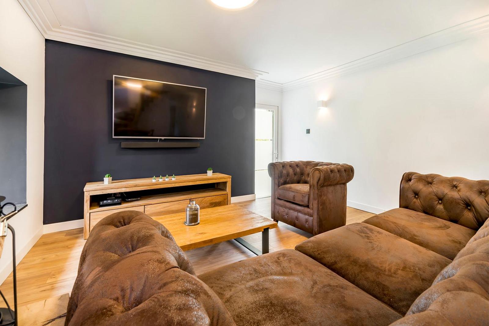One-Bedroom Apartment - Photo 3