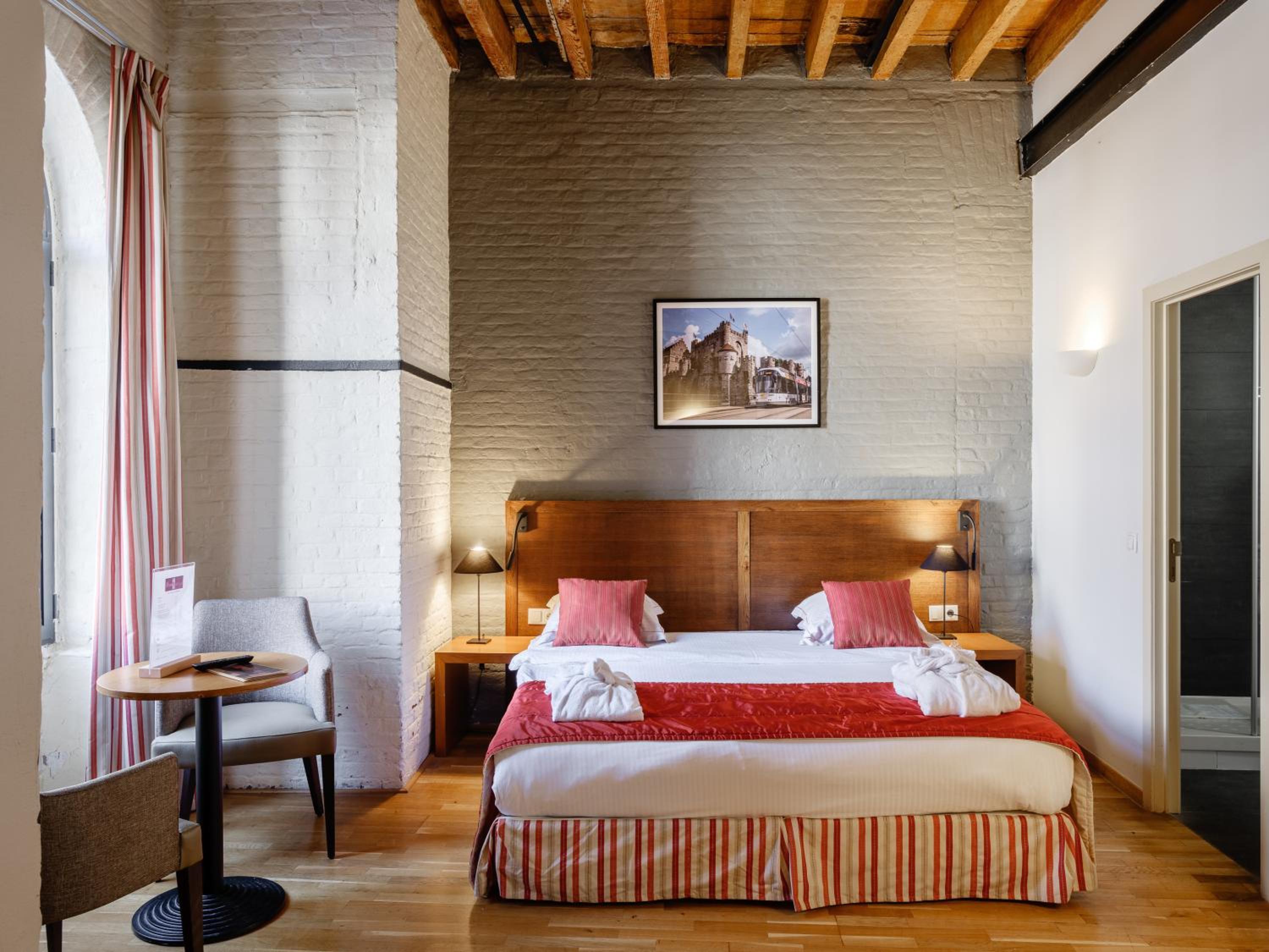 Deluxe Double or Twin Room - Photo 6