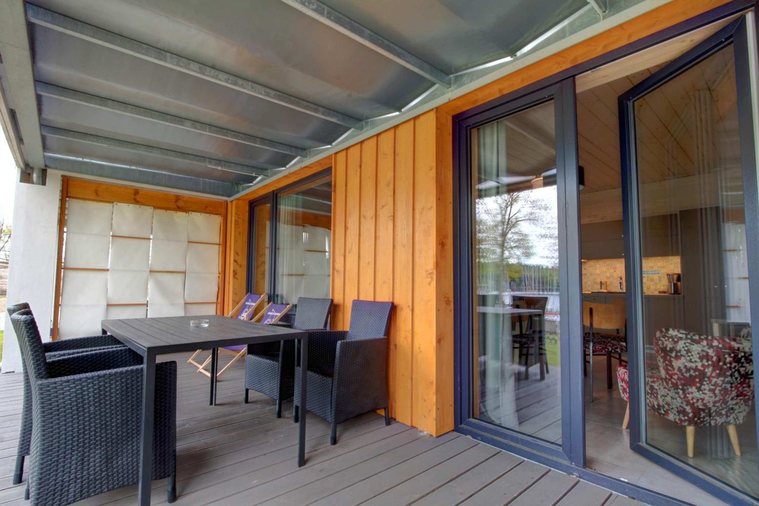 One-Bedroom Apartment with Marina View - Photo 18