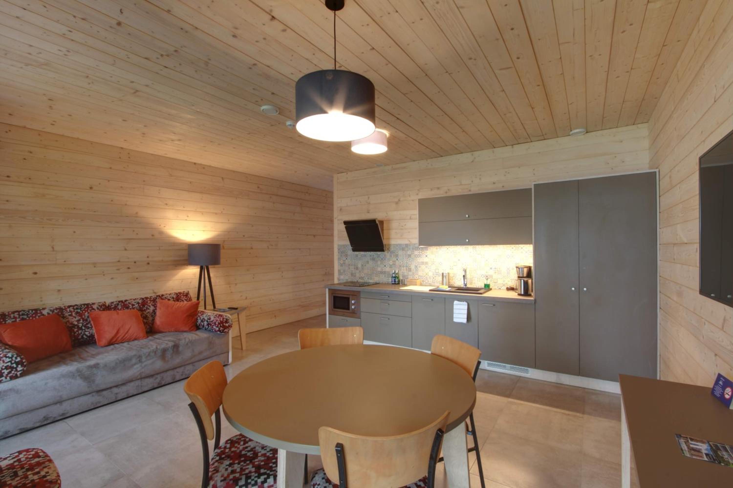 One-Bedroom Apartment with Marina View - Photo 20