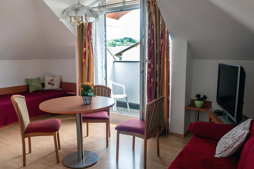 Apartment (5 Adults)