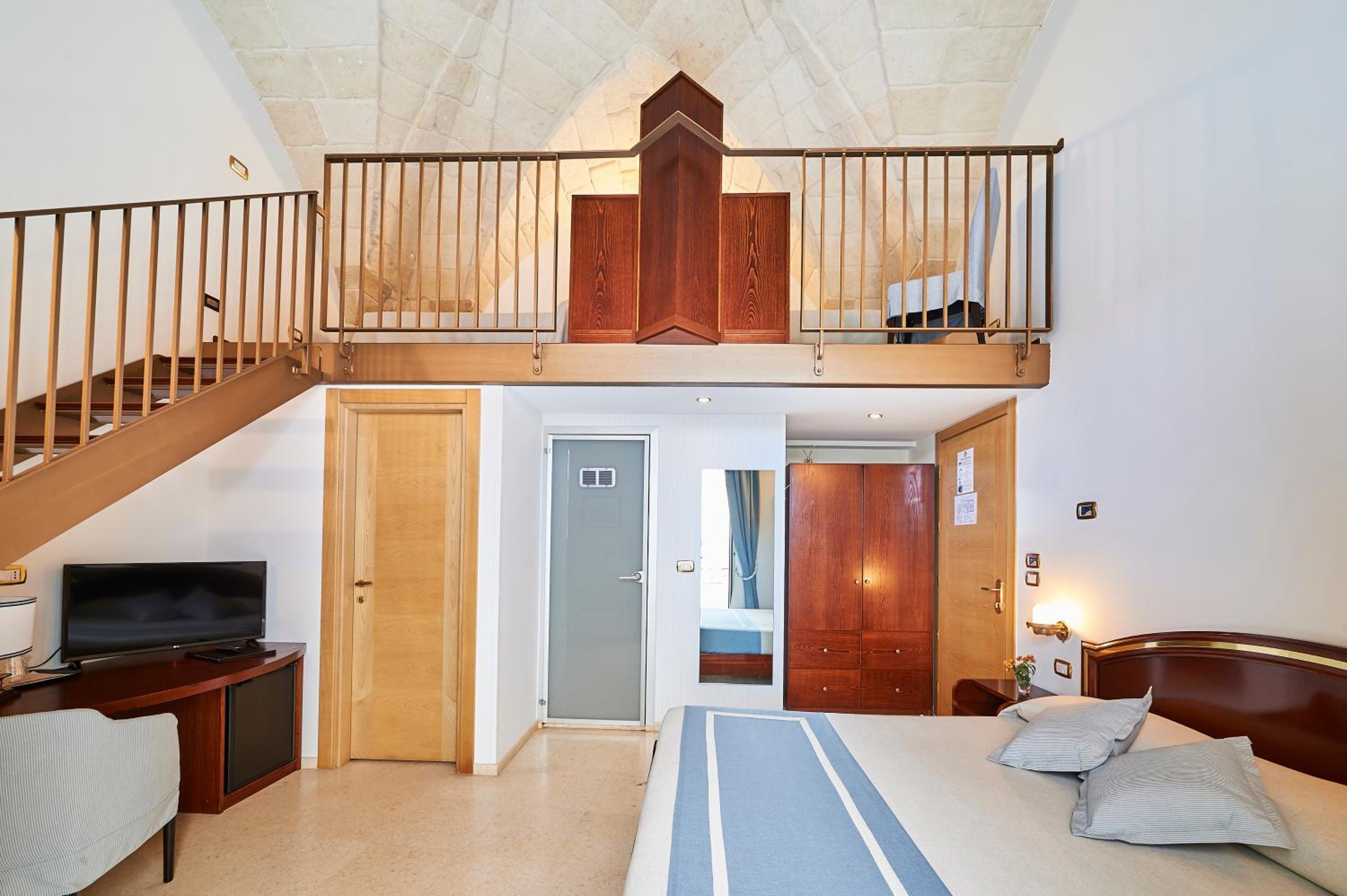 Classic Quadruple Room - Photo 1