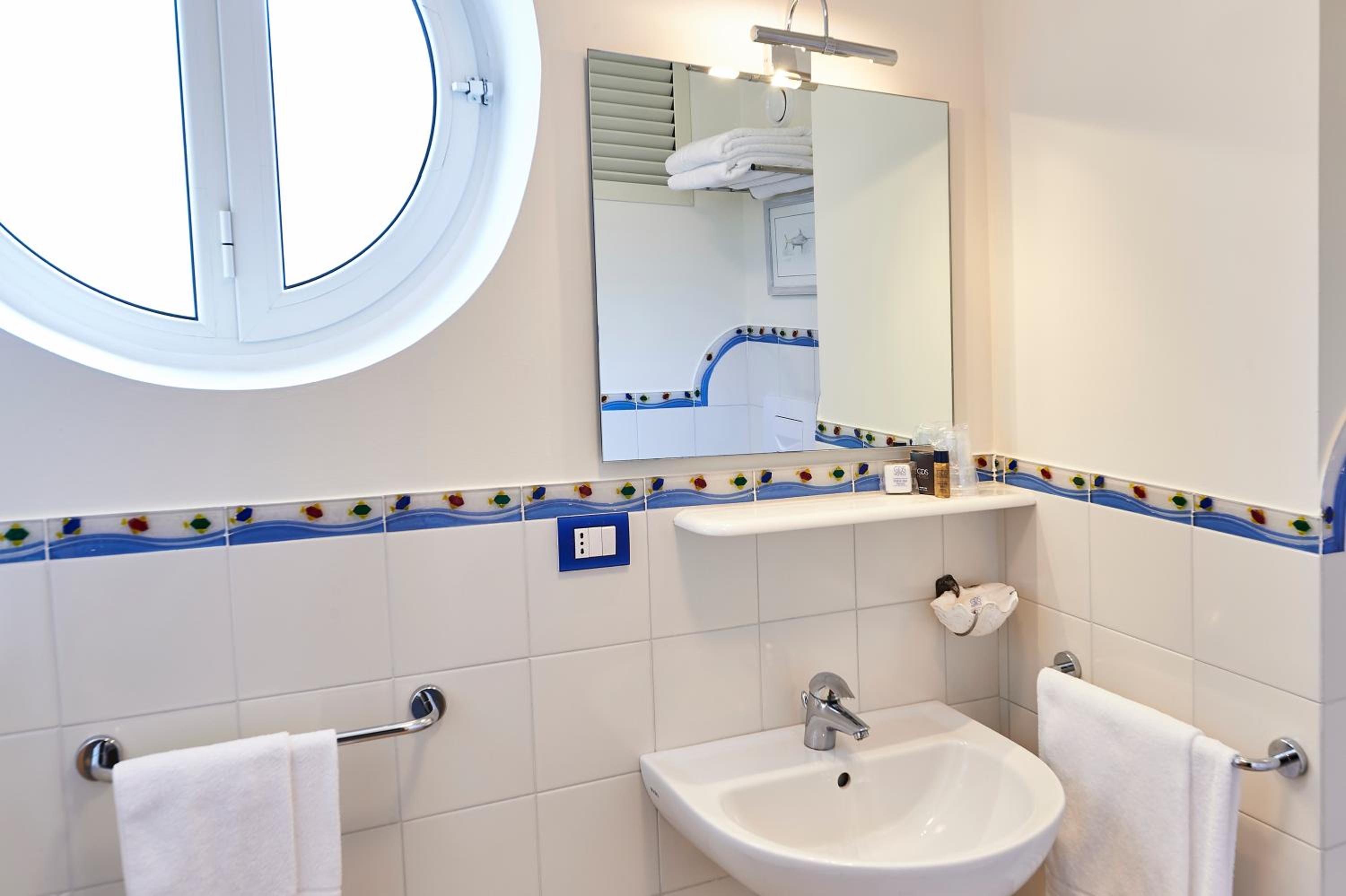 Classic Double Room - Photo 5