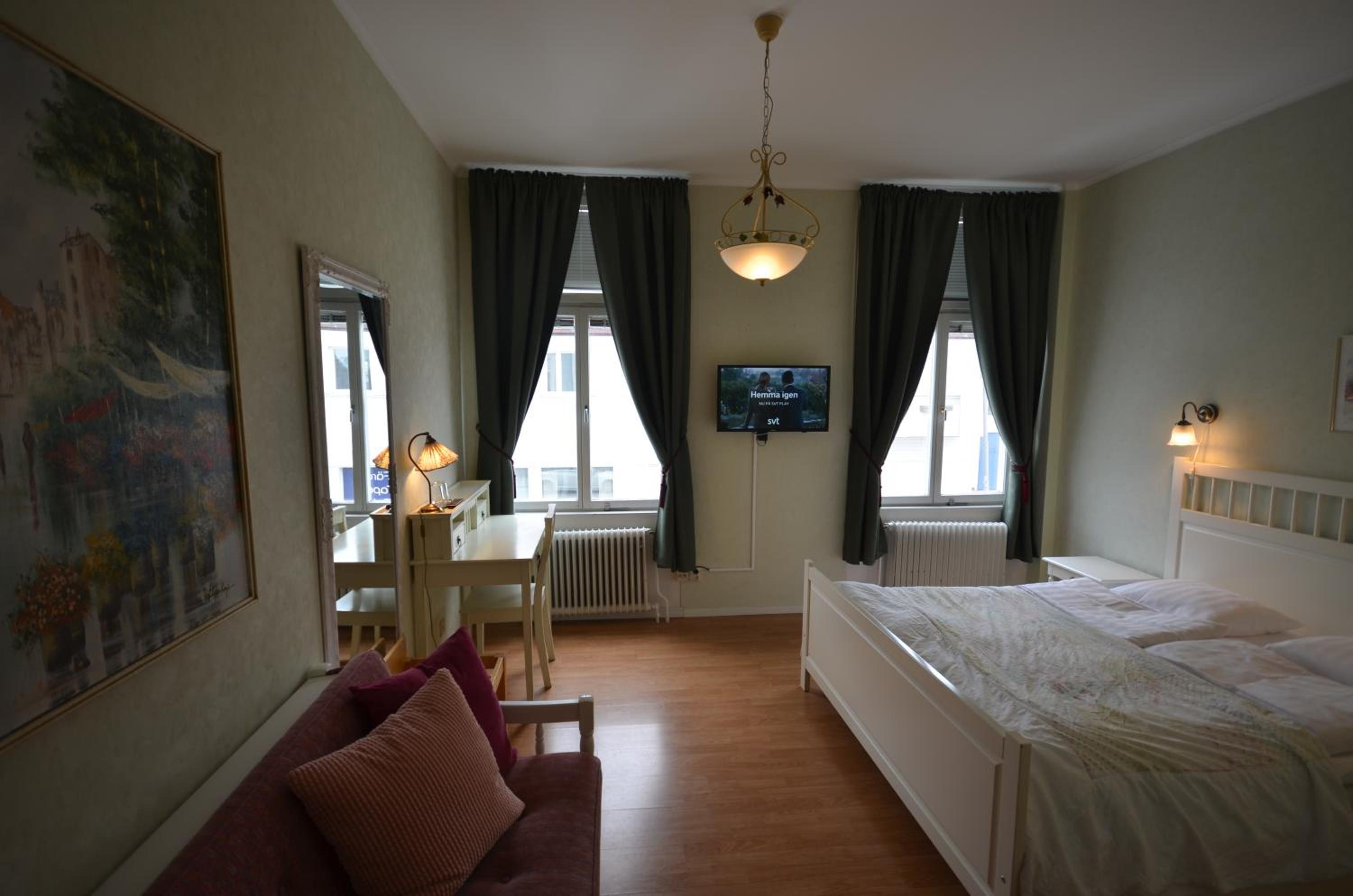 Standard Double Room - Photo 15