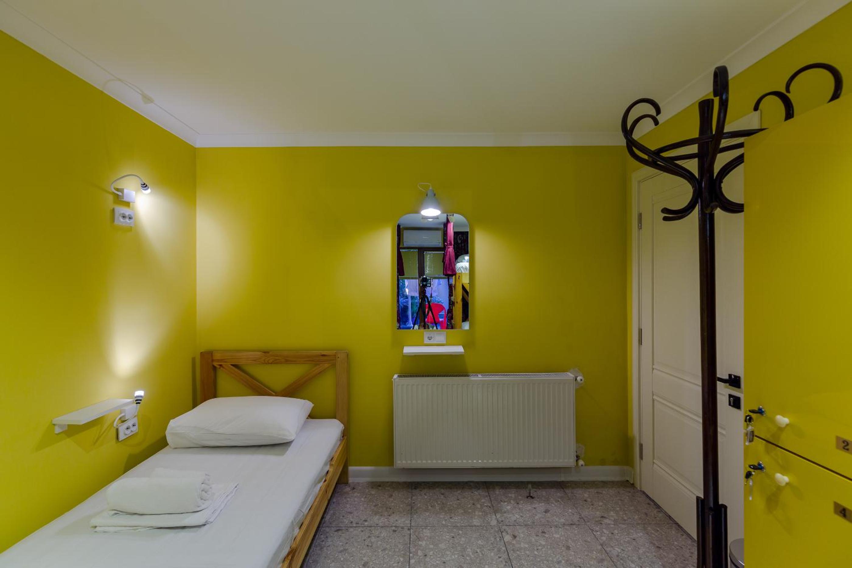 Single Bed in Dormitory Room photo 1