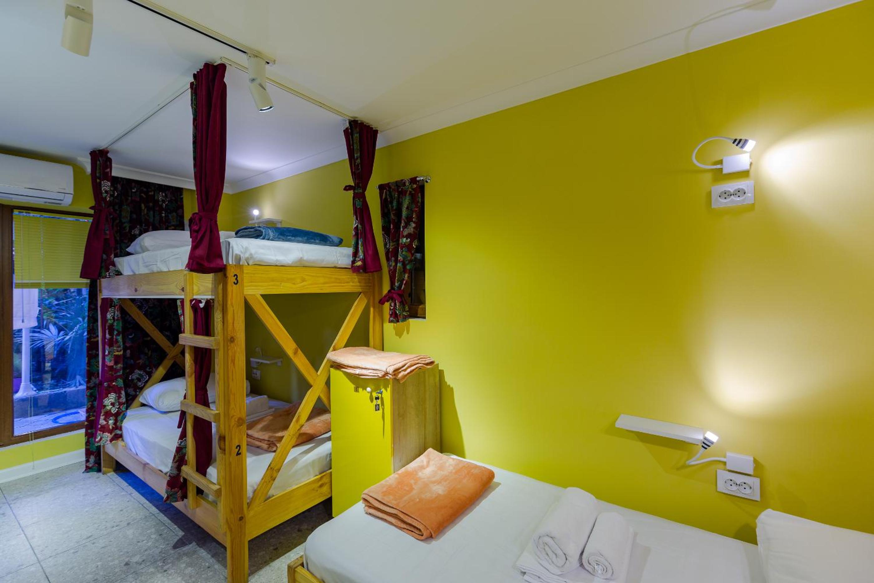 Single Bed in Dormitory Room photo 2