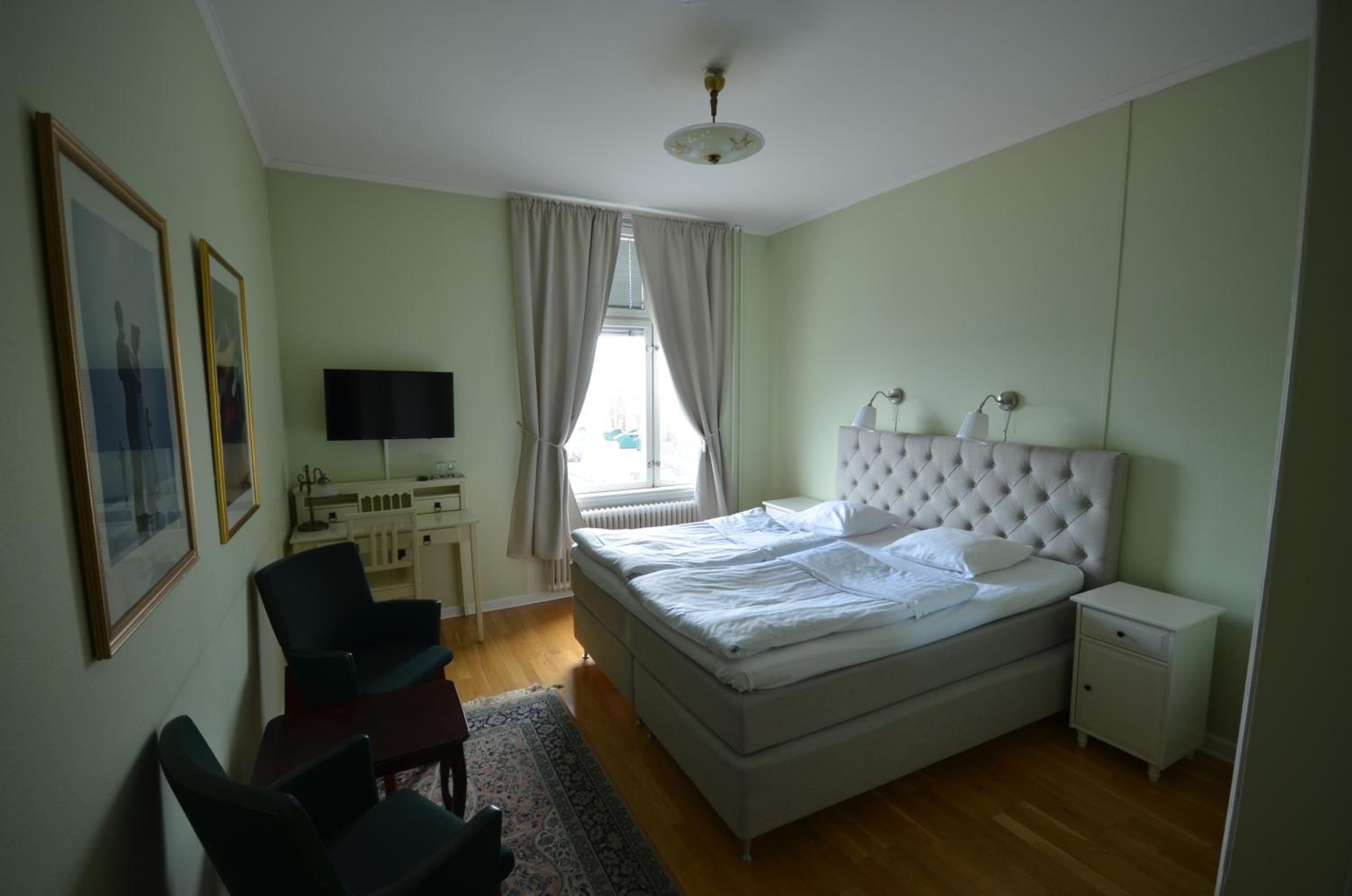 Standard Double Room - Photo 4