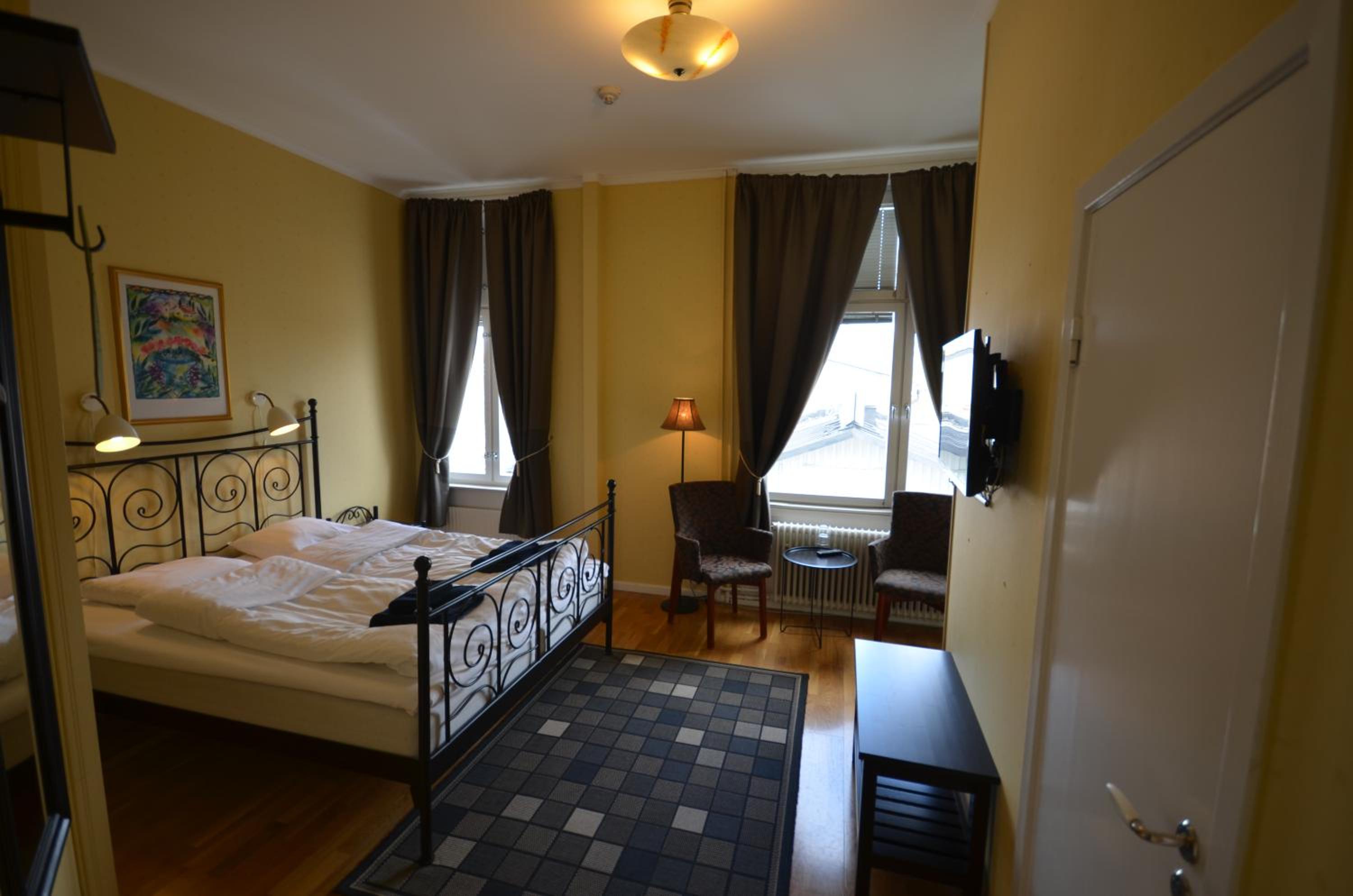 Standard Double Room - Photo 14
