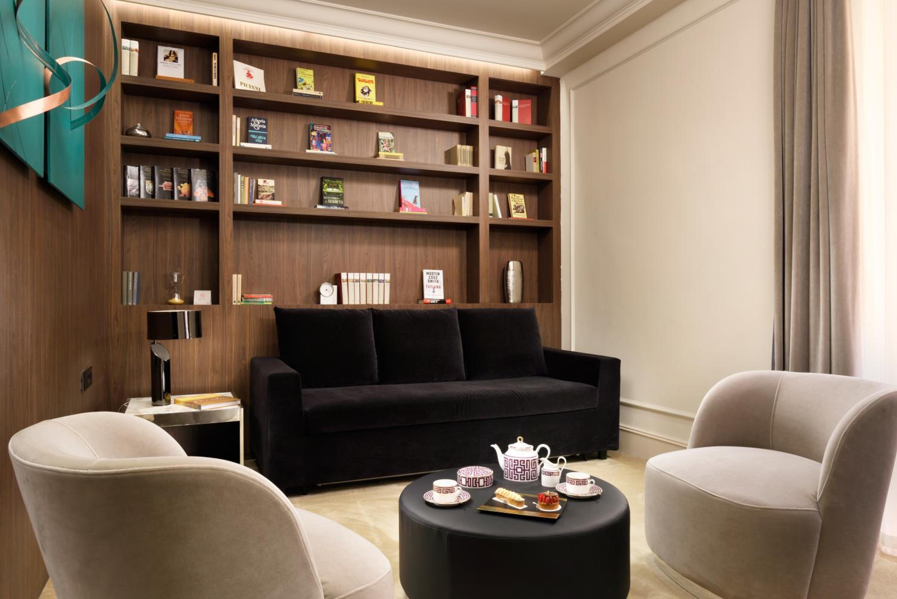 Suite (Non Smoking)