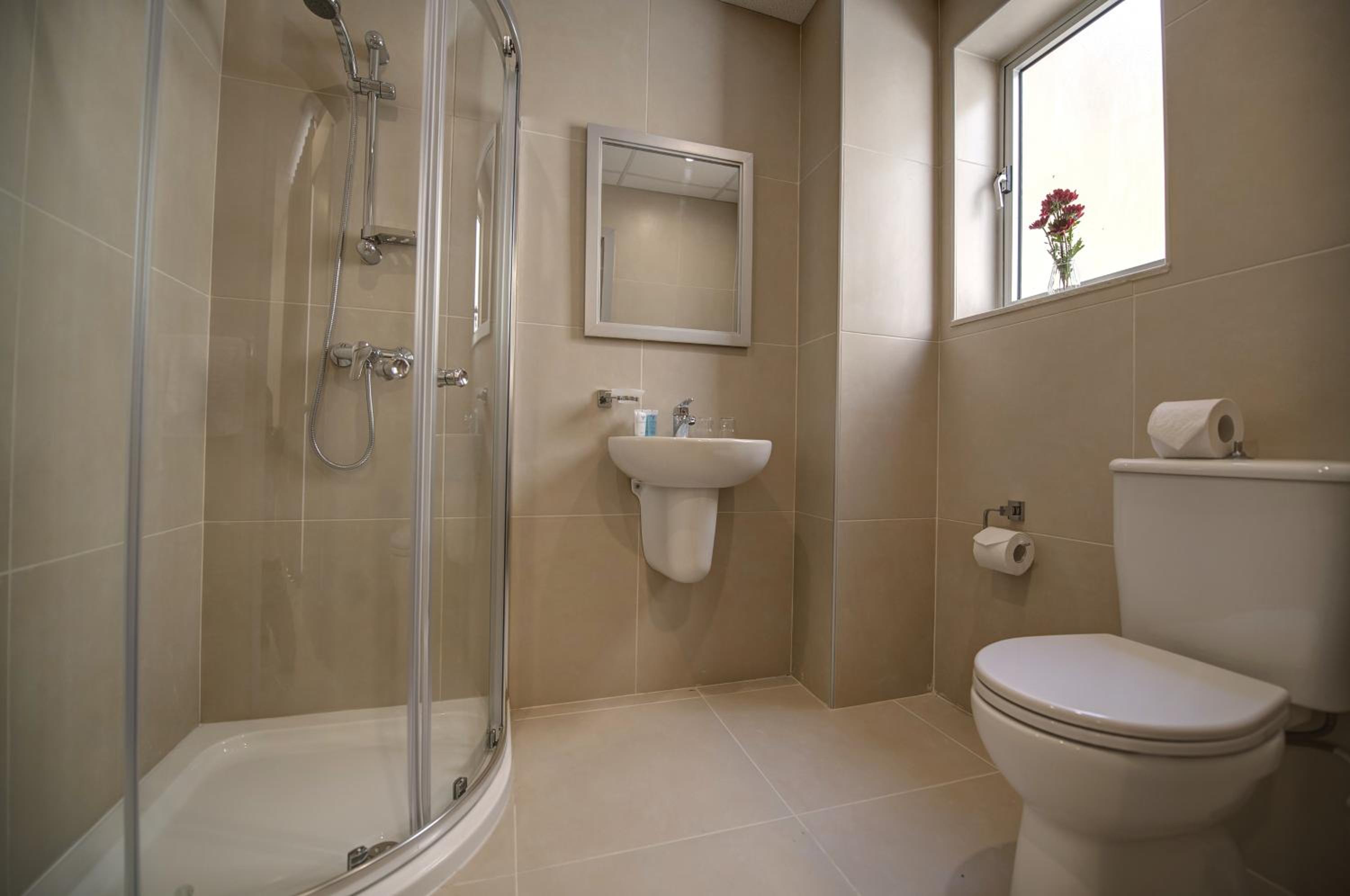 Double or Twin Room with Sea View - Photo 4