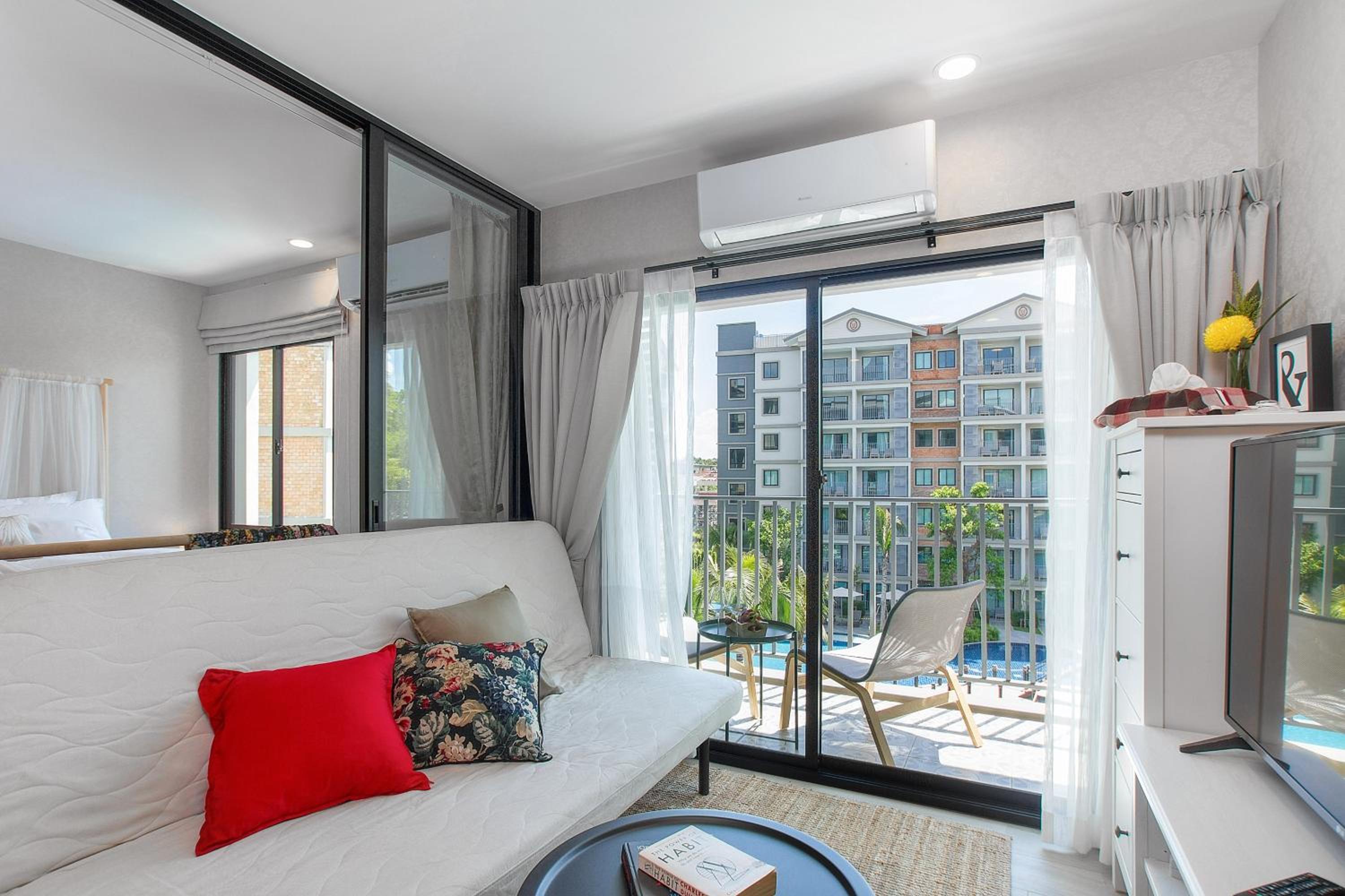 Apartment with Pool View  photo 1