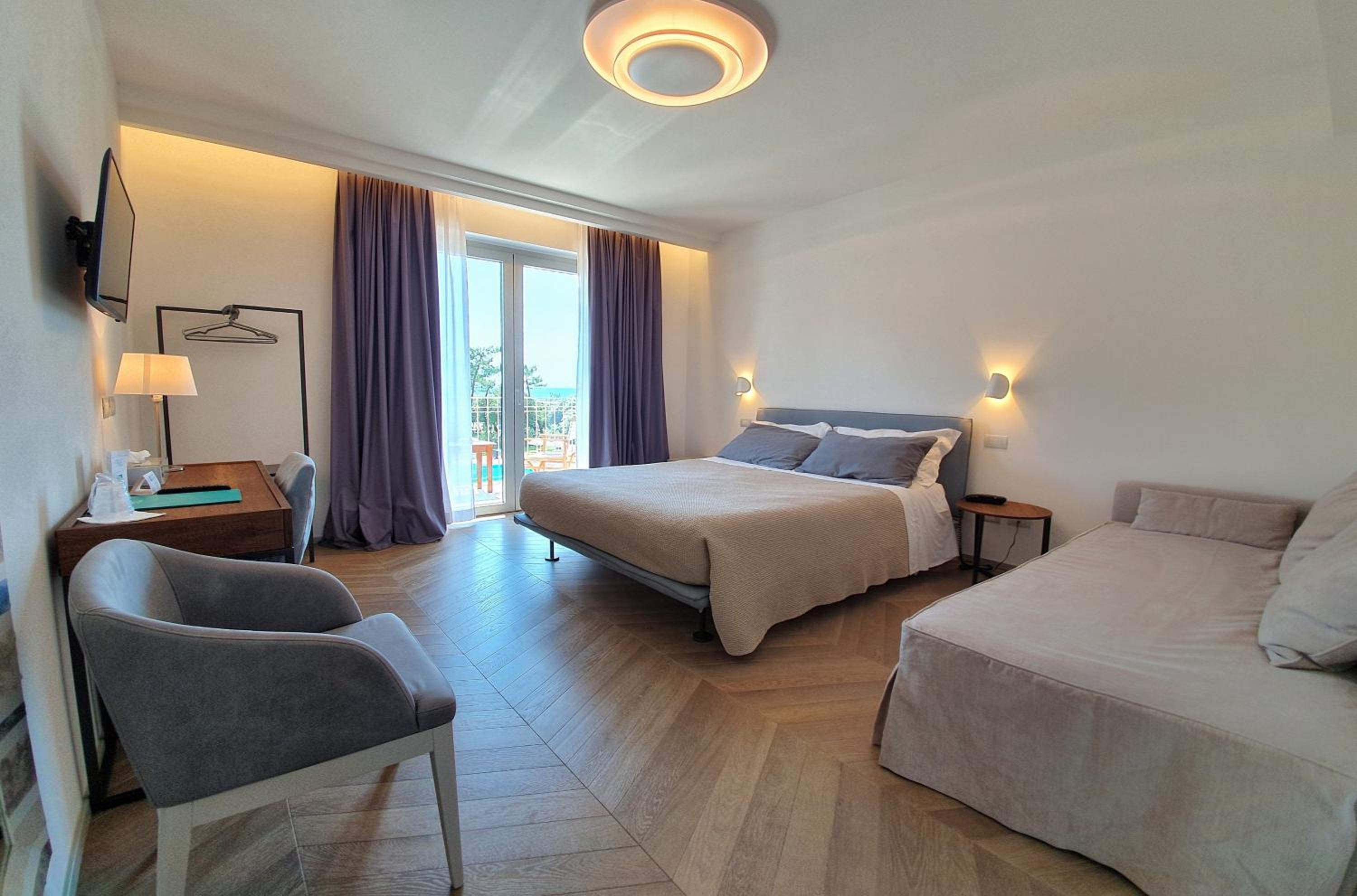 Superior Triple Room with Sea View photo 1