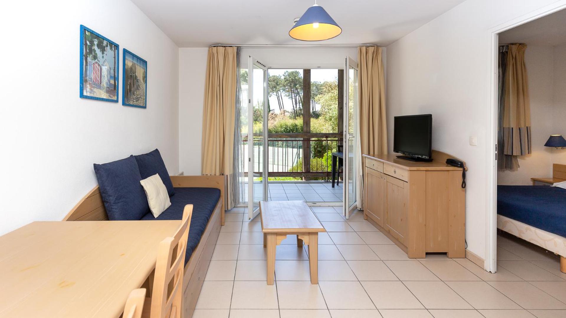 One-Bedroom Apartment - Photo 3