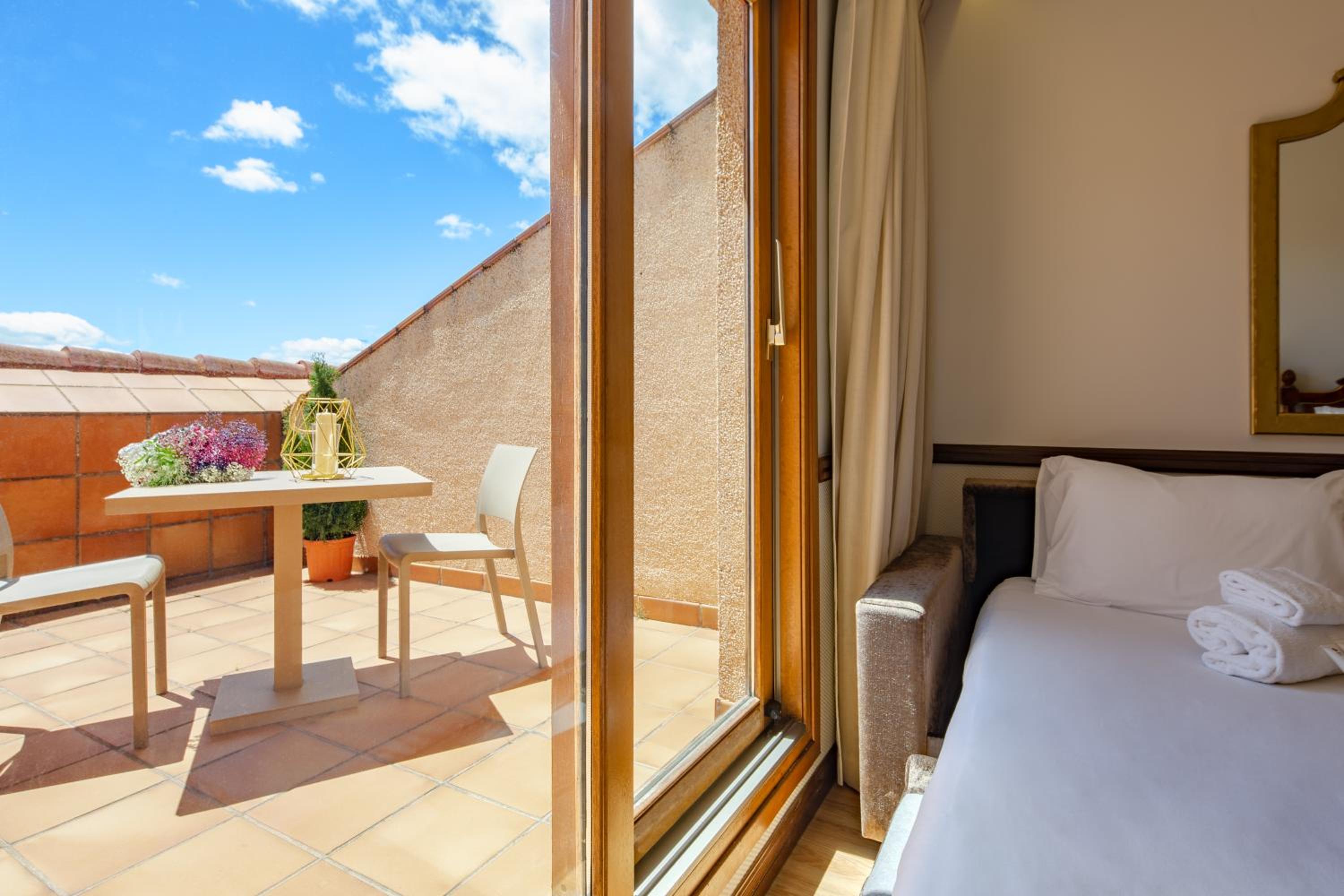 Double Room with Terrace - Photo 5