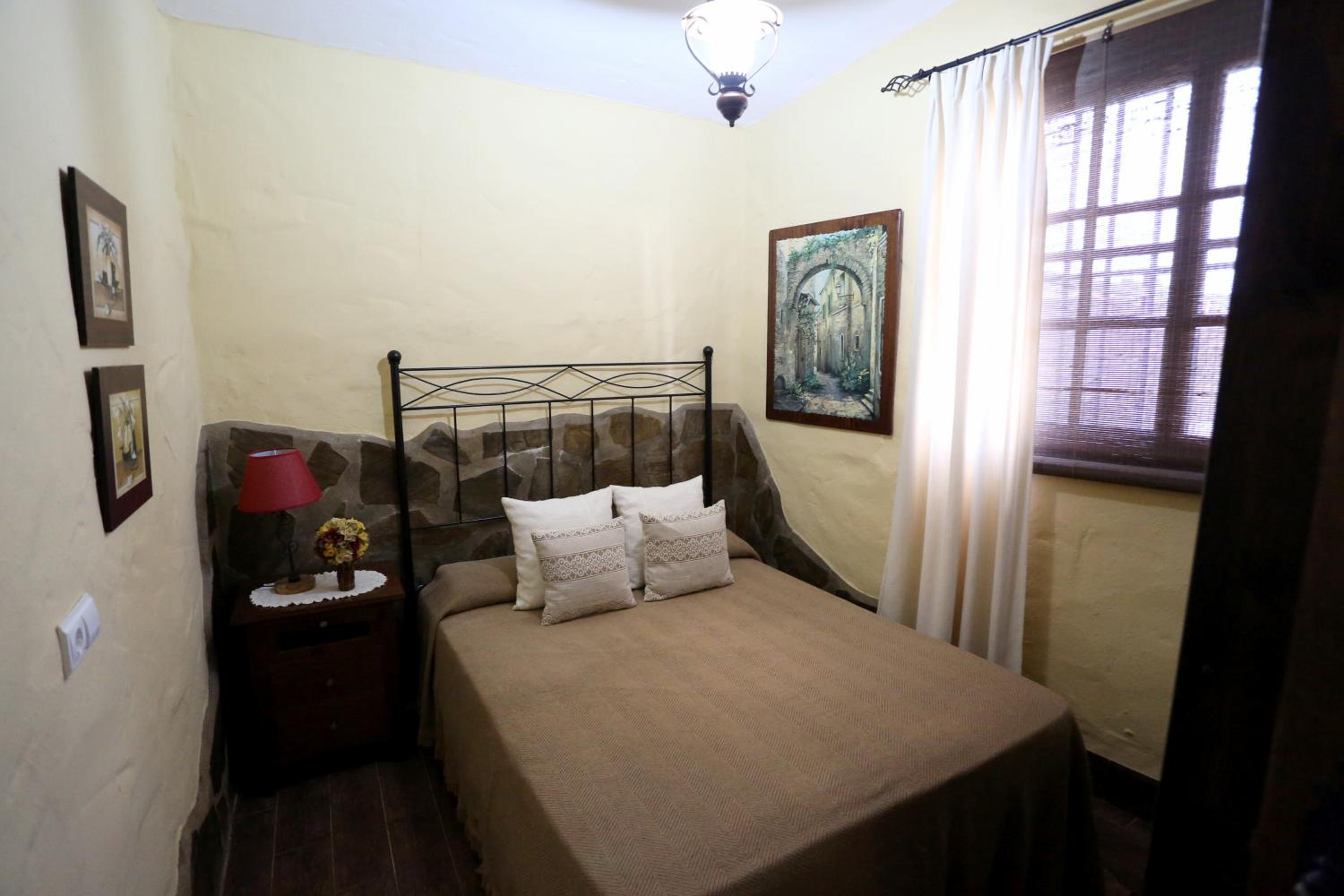 Four-Bedroom House photo 3