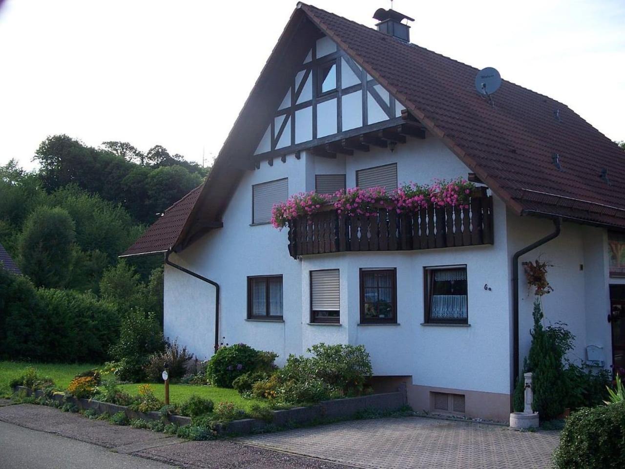 Two-Bedroom Deluxe Apartment with Garden View photo 3