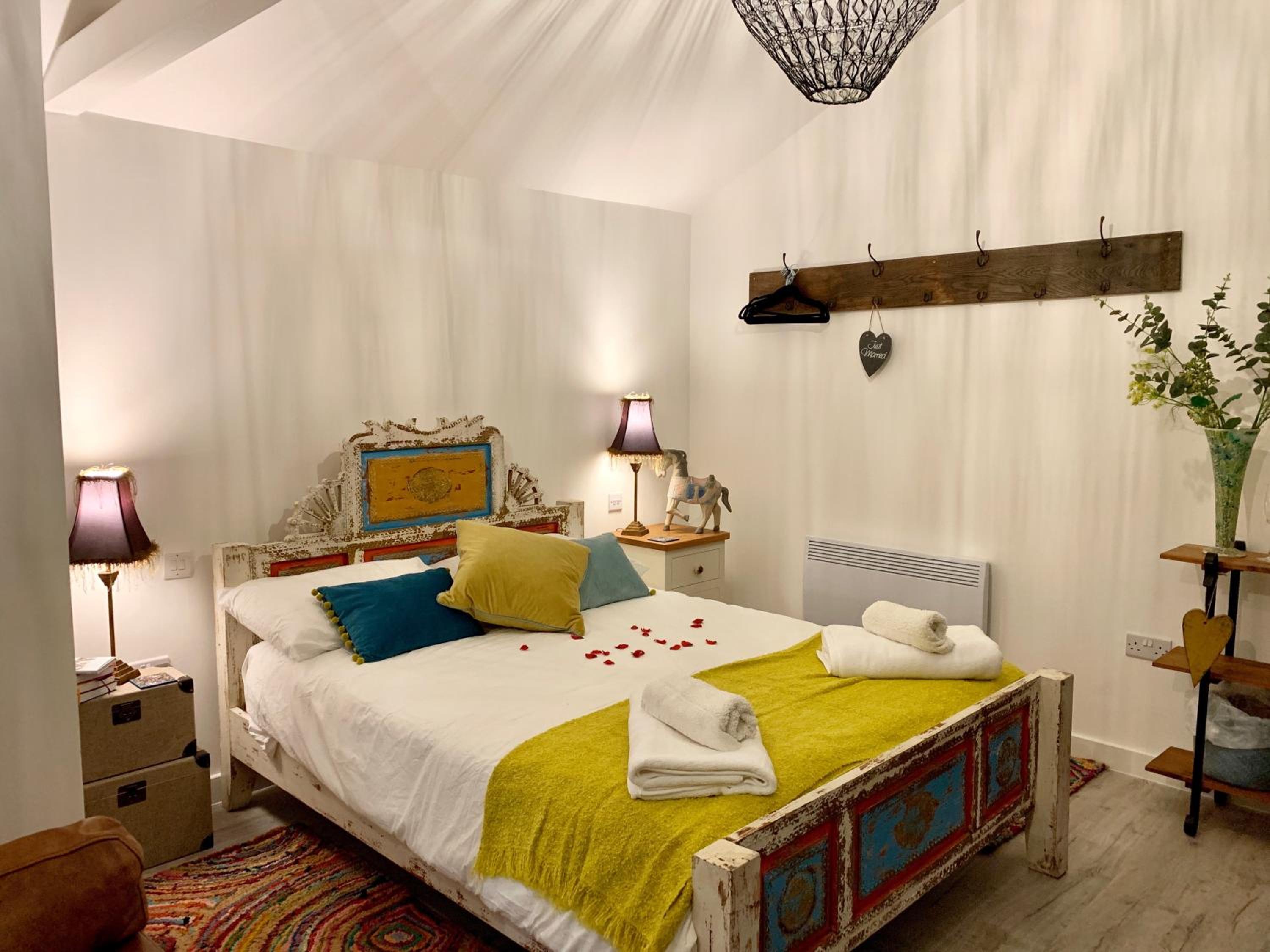 Deluxe King Room - Photo 1