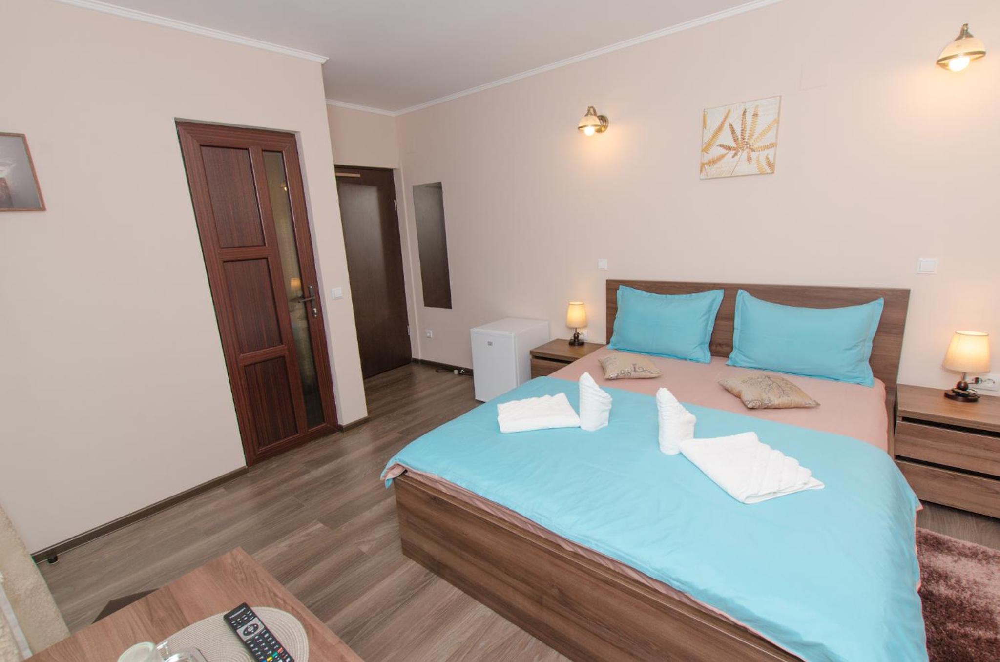 Double Room with Mountain View - Photo 2