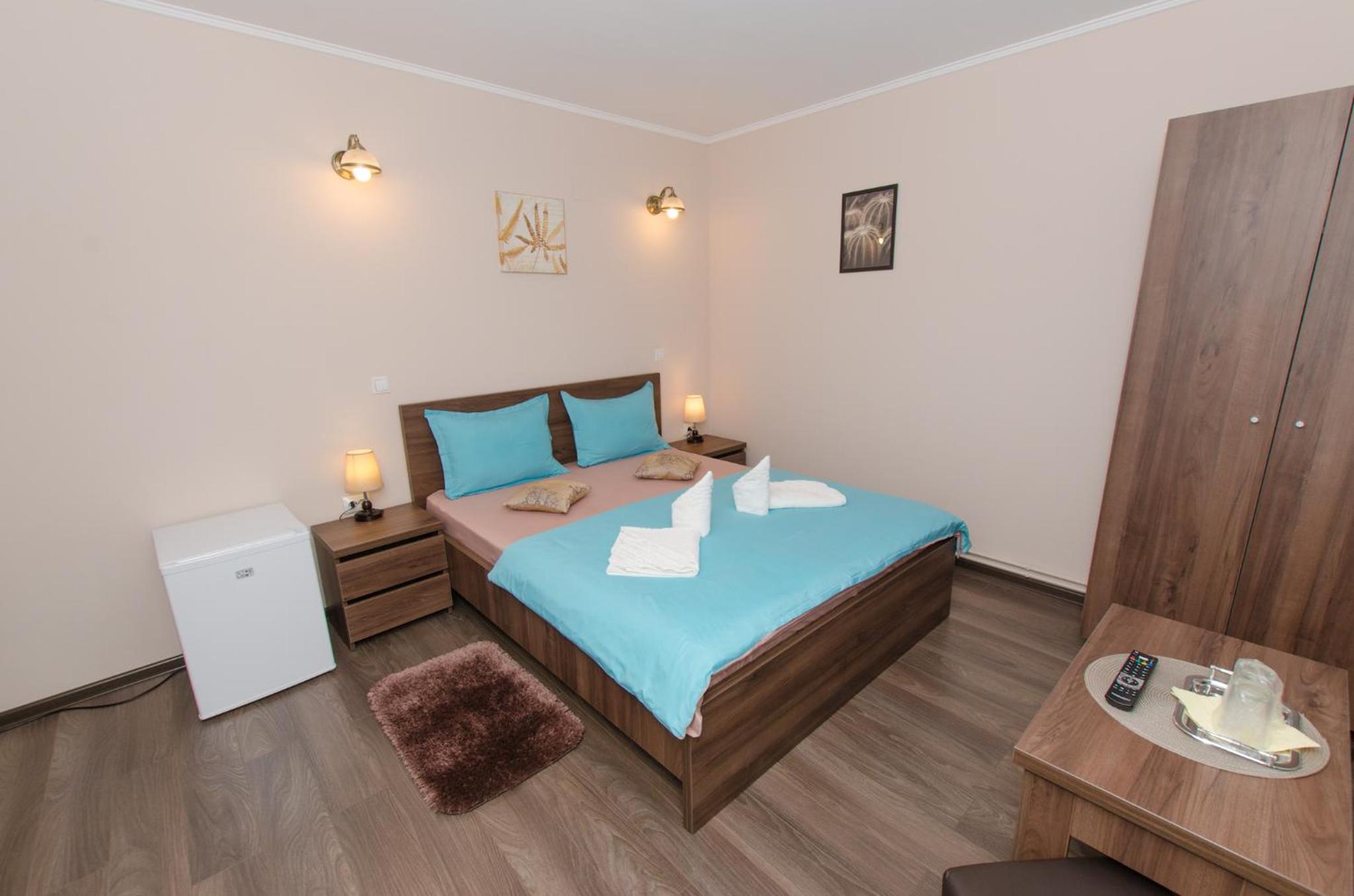 Double Room with Mountain View - Photo 3