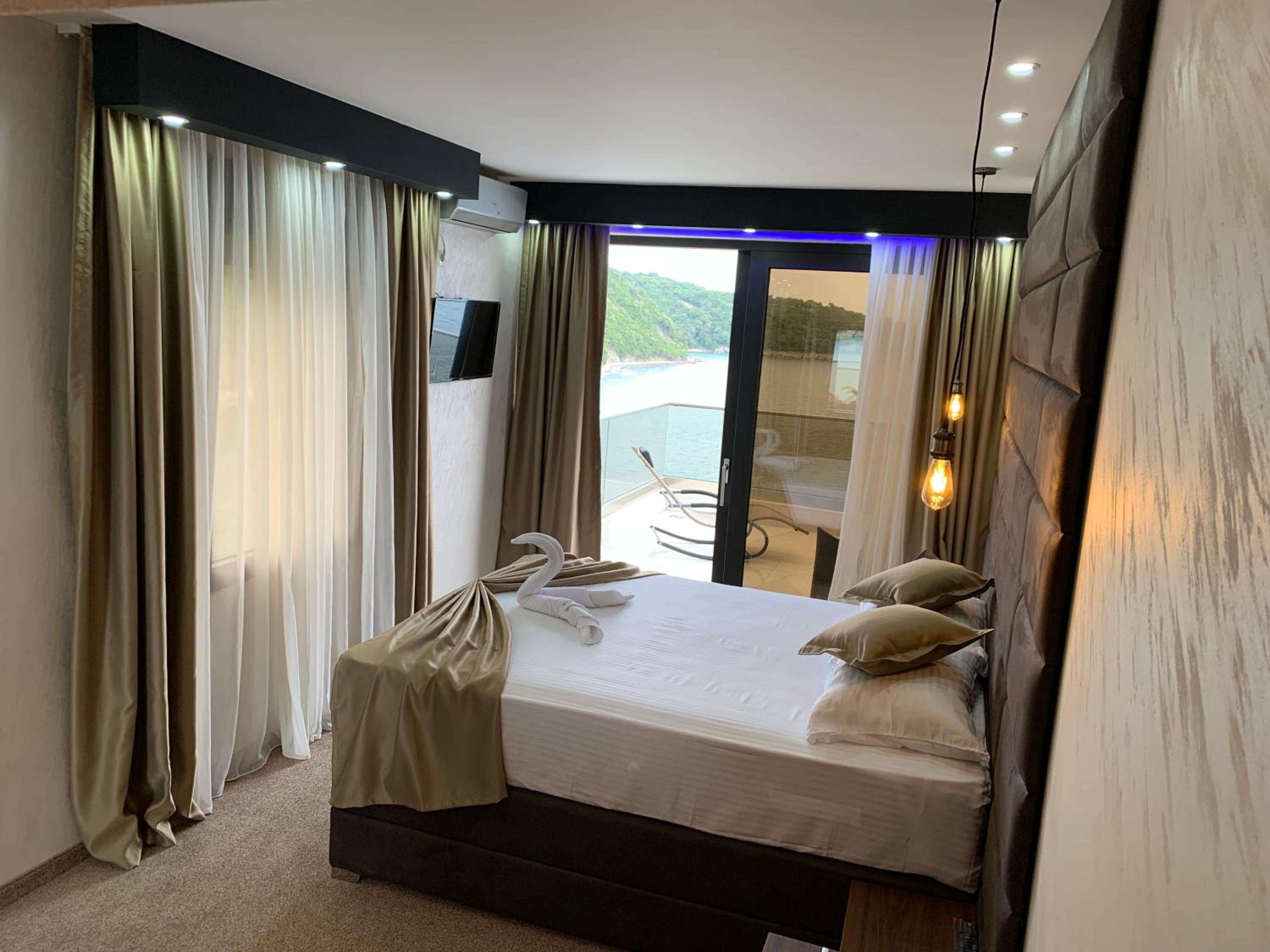 Deluxe Double Room with Sea View photo 1