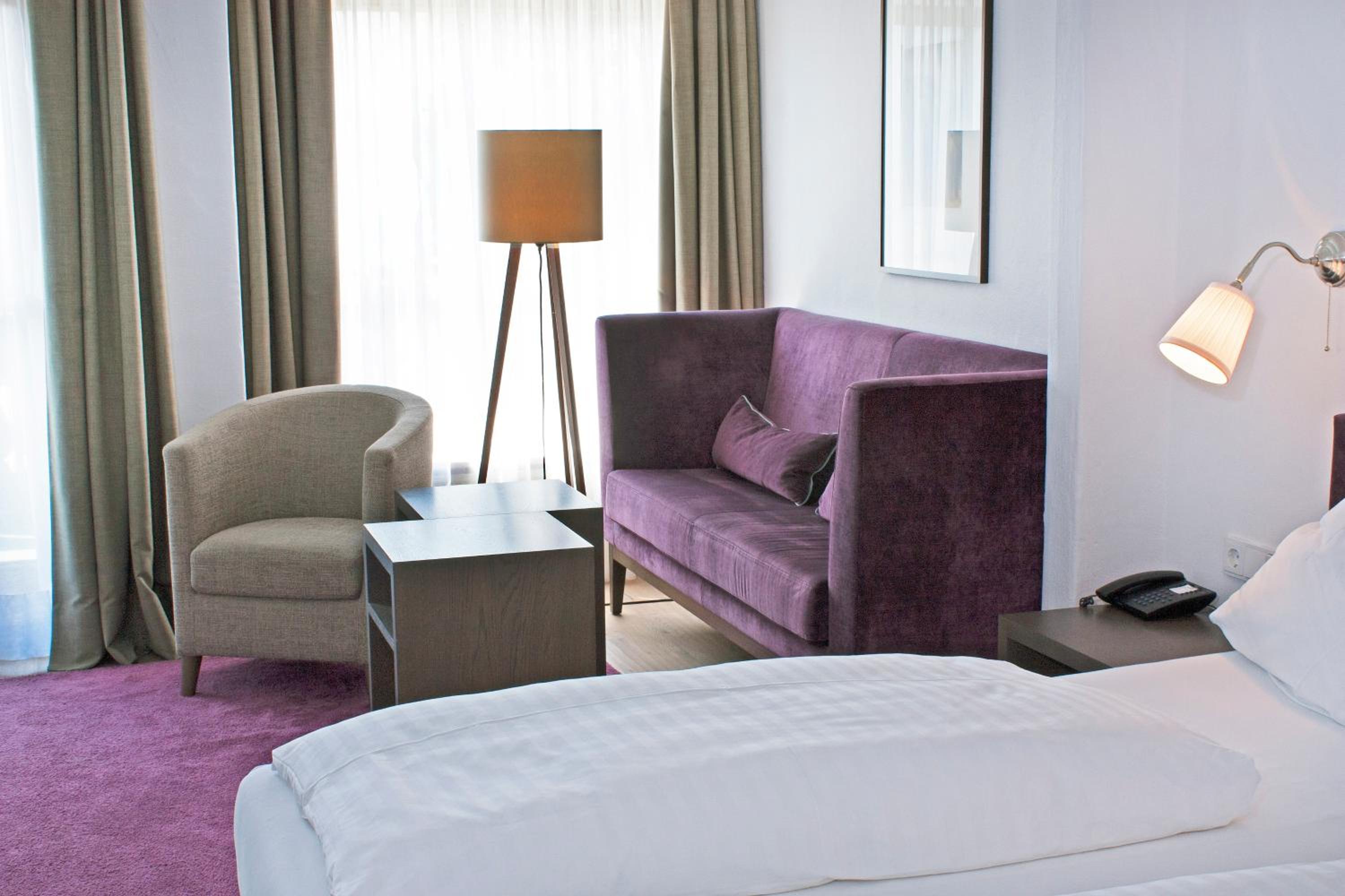 Deluxe Double Room with Balcony - Photo 4