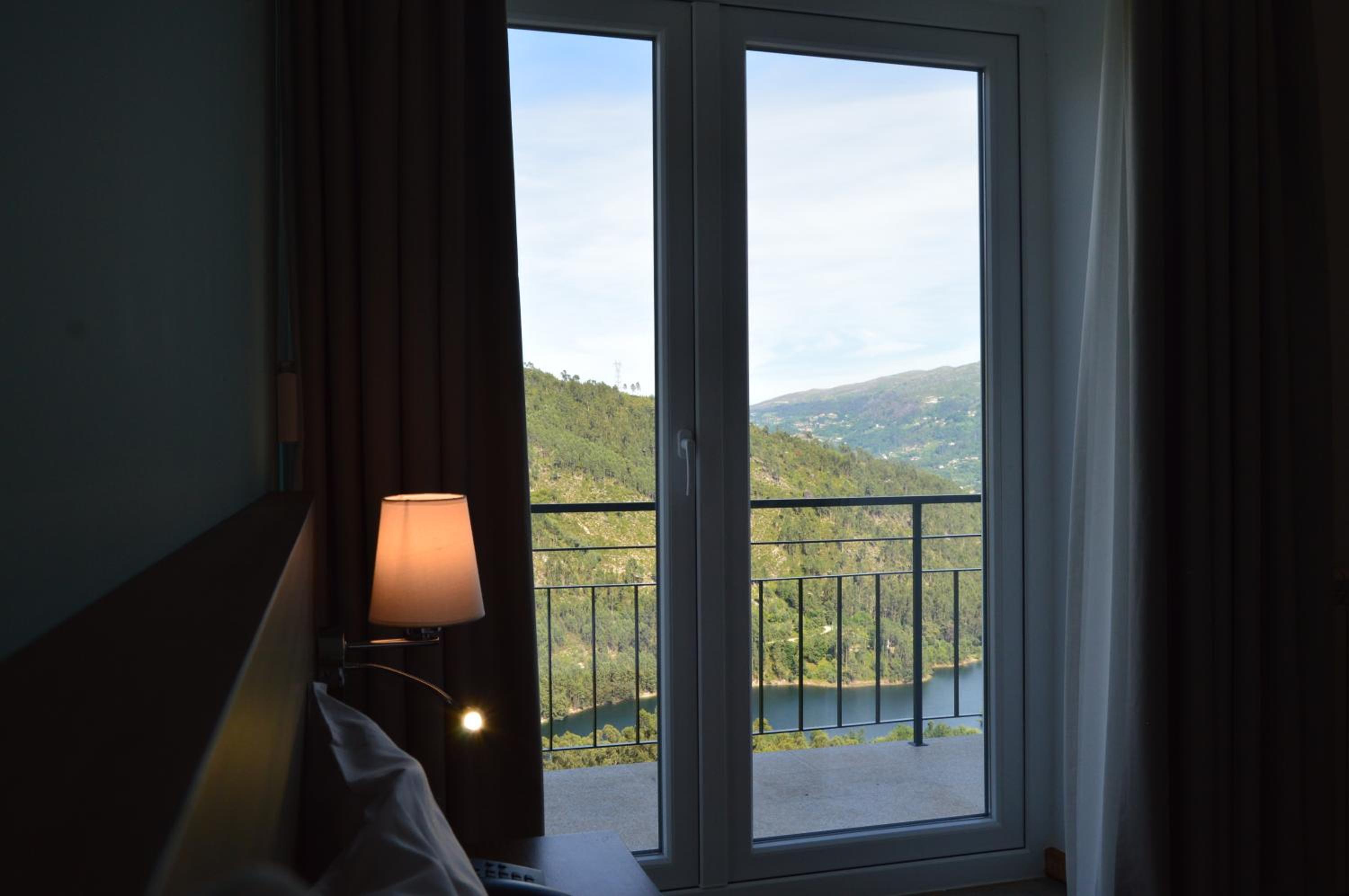Double or Twin Room with Balcony - Photo 7