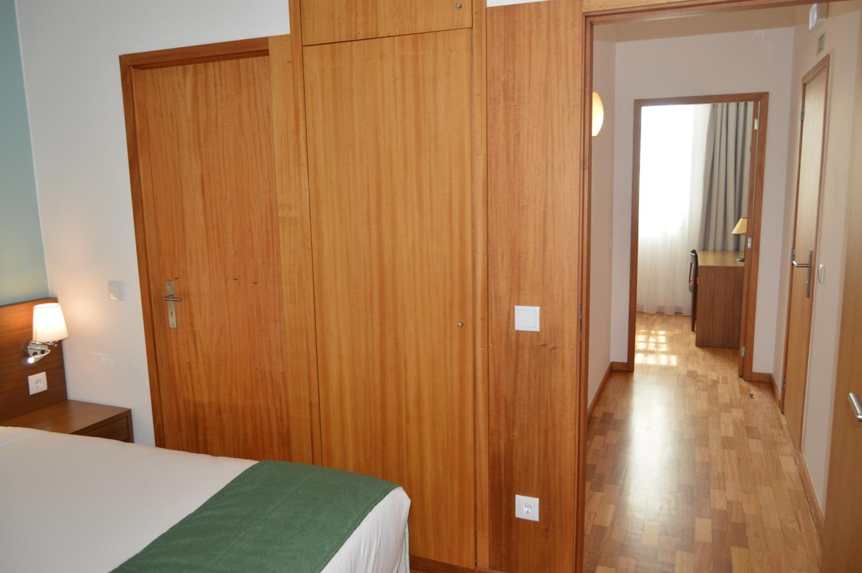 Family Room - Photo 6
