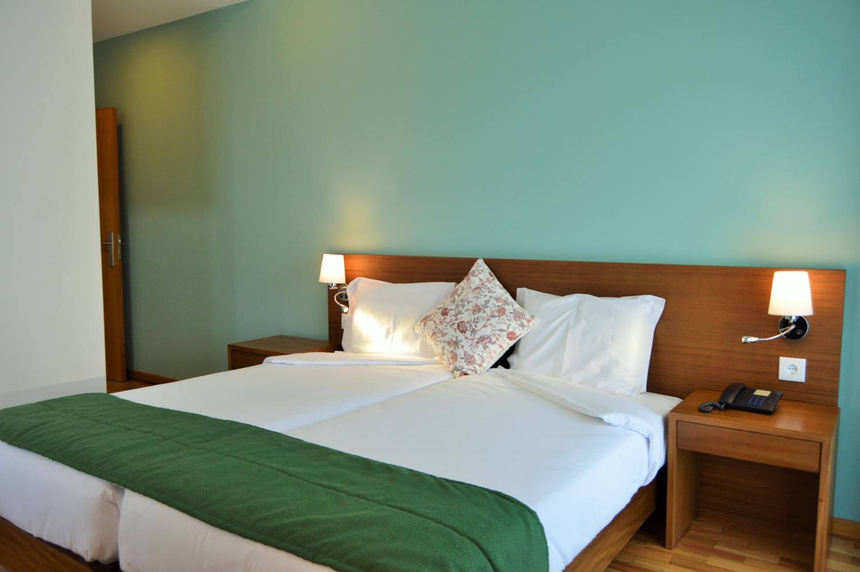 Double or Twin Room with Balcony - Photo 1