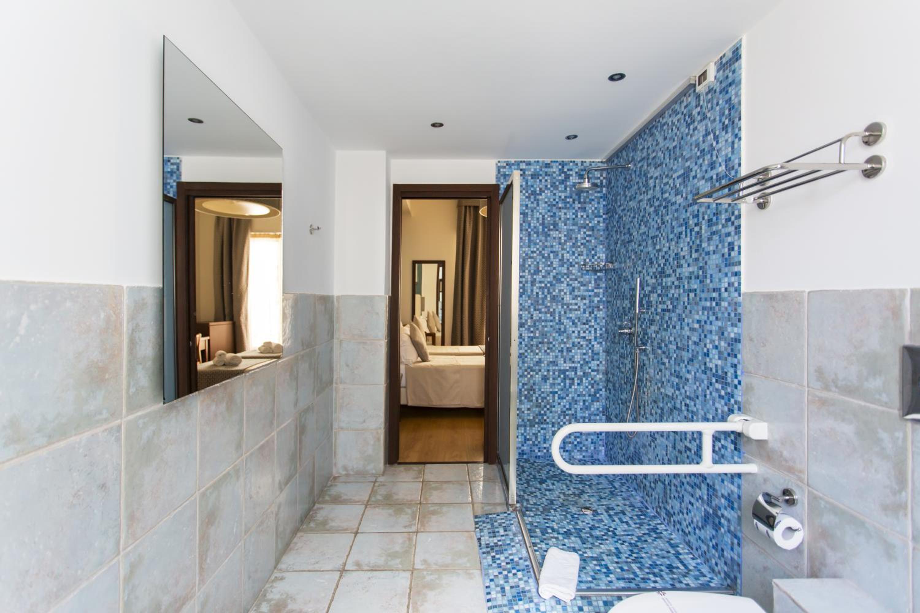 Superior Double or Twin Room photo 2