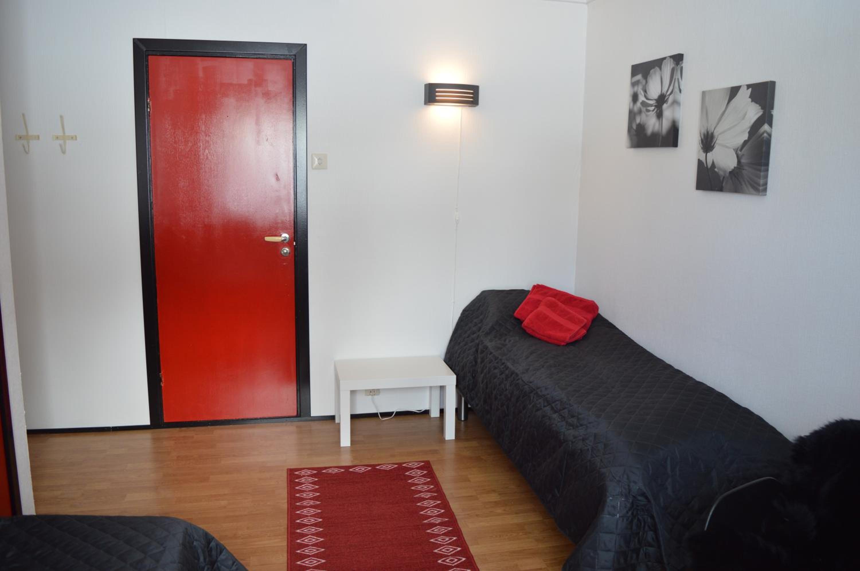 Twin Room with Bathroom photo 1
