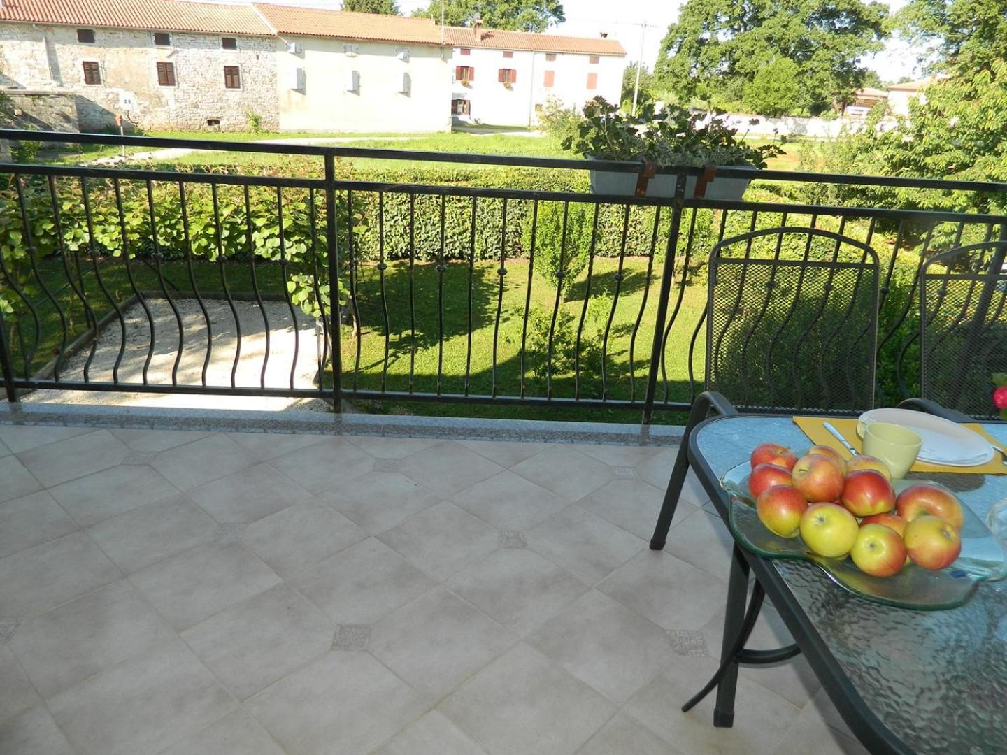 Apartment with Balcony photo 2