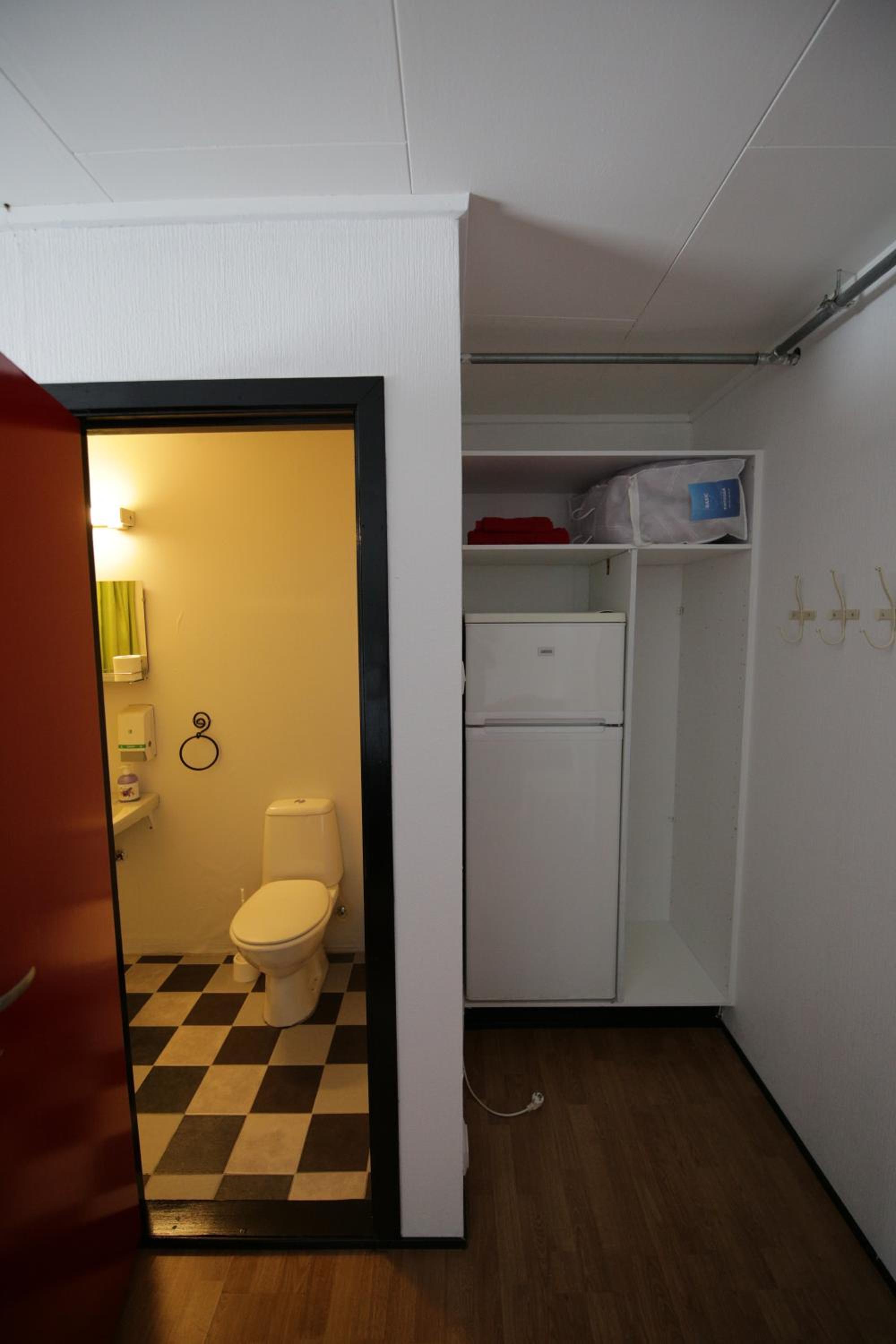 Twin Room with Bathroom photo 3