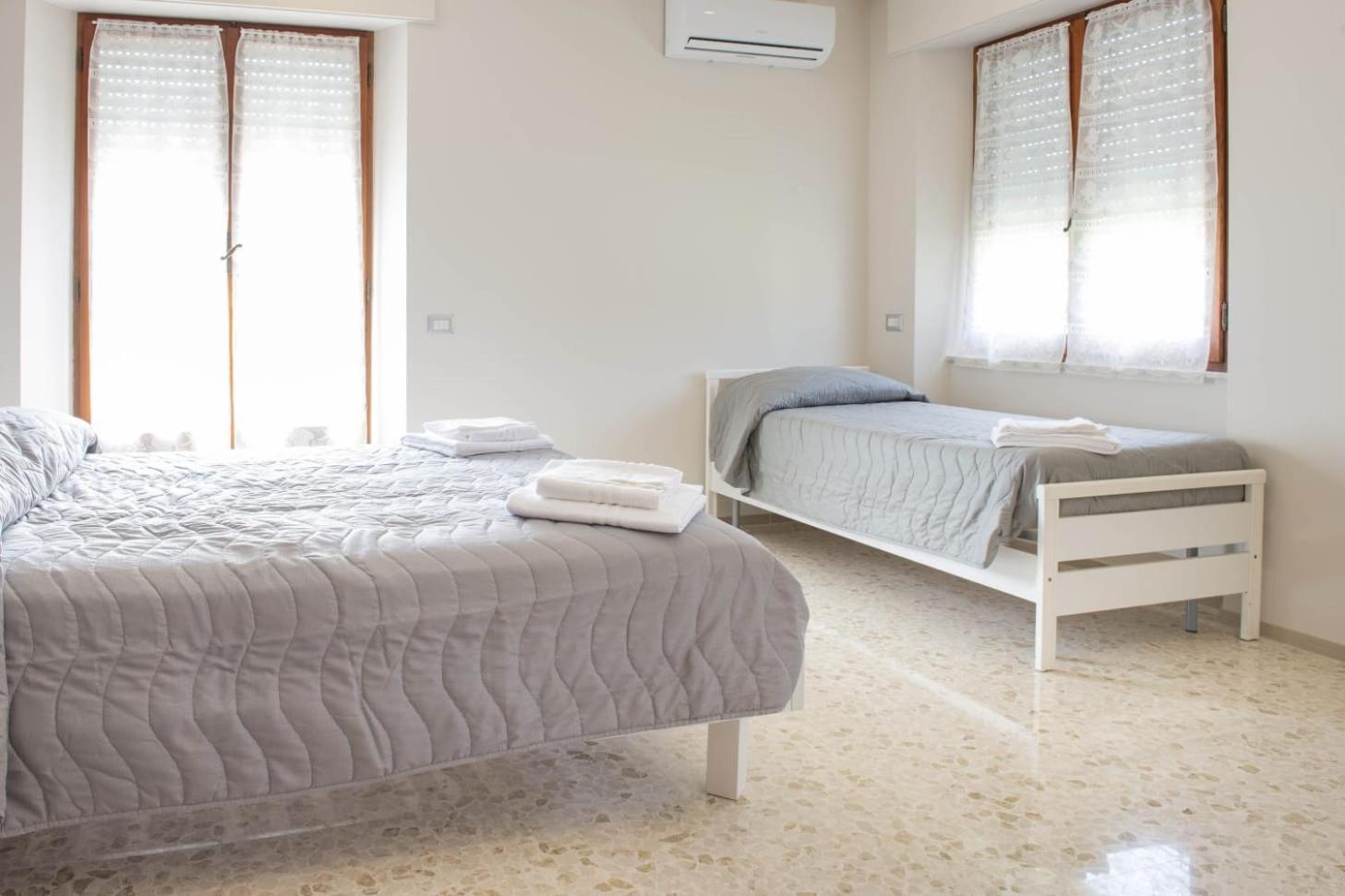 Standard Triple Room with Sea View photo 1