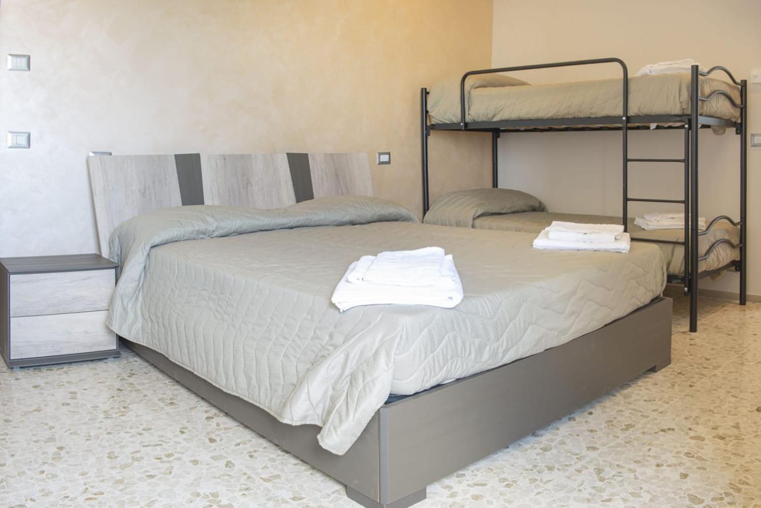 Standard Triple Room with Sea View photo 1